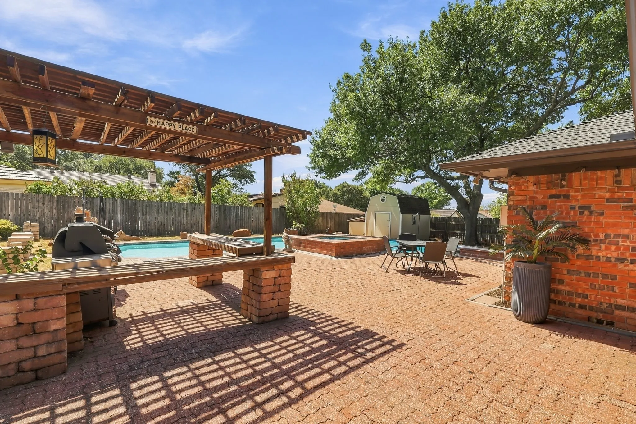 Single Family Residence For Sale in Tarrant County , 6440 Devonshire Drive, North Richland Hills, Texas 76180, 4 Bedroom, 3 Bathroom, 2 Garage spaces, 2,462 Sqft, built in 1976, mls#21384256, Real Estate Agent in North Richland Hills, Homes For Sale in Tarrant county, Homes For Sale in North Richland Hills, Realtor in North Richland Hills Texas, Real Estate Brokerage Independent Realty Texas, Luminita Cordes Realtor