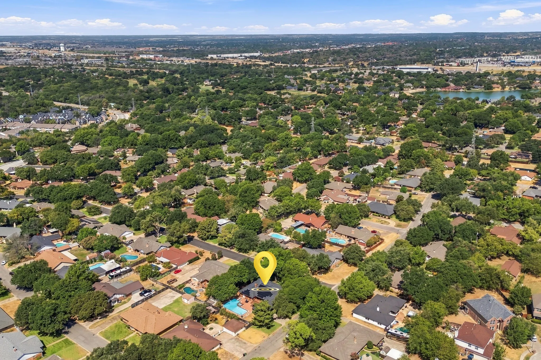 Single Family Residence For Sale in Tarrant County , 6440 Devonshire Drive, North Richland Hills, Texas 76180, 4 Bedroom, 3 Bathroom, 2 Garage spaces, 2,462 Sqft, built in 1976, mls#21384256, Real Estate Agent in North Richland Hills, Homes For Sale in Tarrant county, Homes For Sale in North Richland Hills, Realtor in North Richland Hills Texas, Real Estate Brokerage Independent Realty Texas, Luminita Cordes Realtor