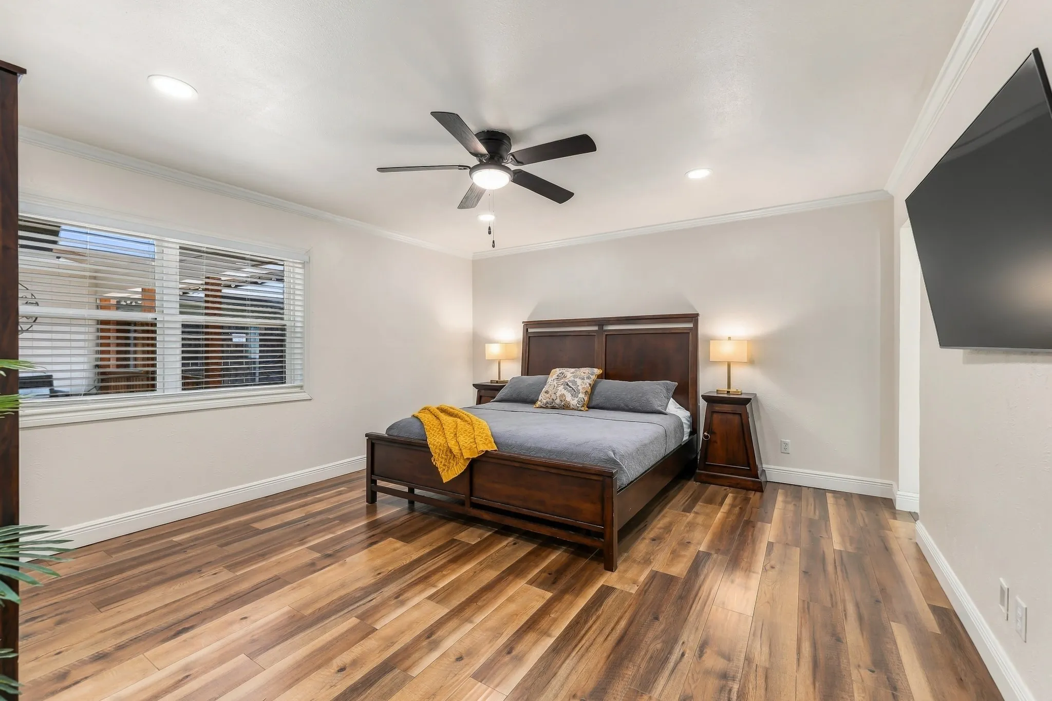Single Family Residence For Sale in Tarrant County , 6440 Devonshire Drive, North Richland Hills, Texas 76180, 4 Bedroom, 3 Bathroom, 2 Garage spaces, 2,462 Sqft, built in 1976, mls#21384256, Real Estate Agent in North Richland Hills, Homes For Sale in Tarrant county, Homes For Sale in North Richland Hills, Realtor in North Richland Hills Texas, Real Estate Brokerage Independent Realty Texas, Luminita Cordes Realtor
