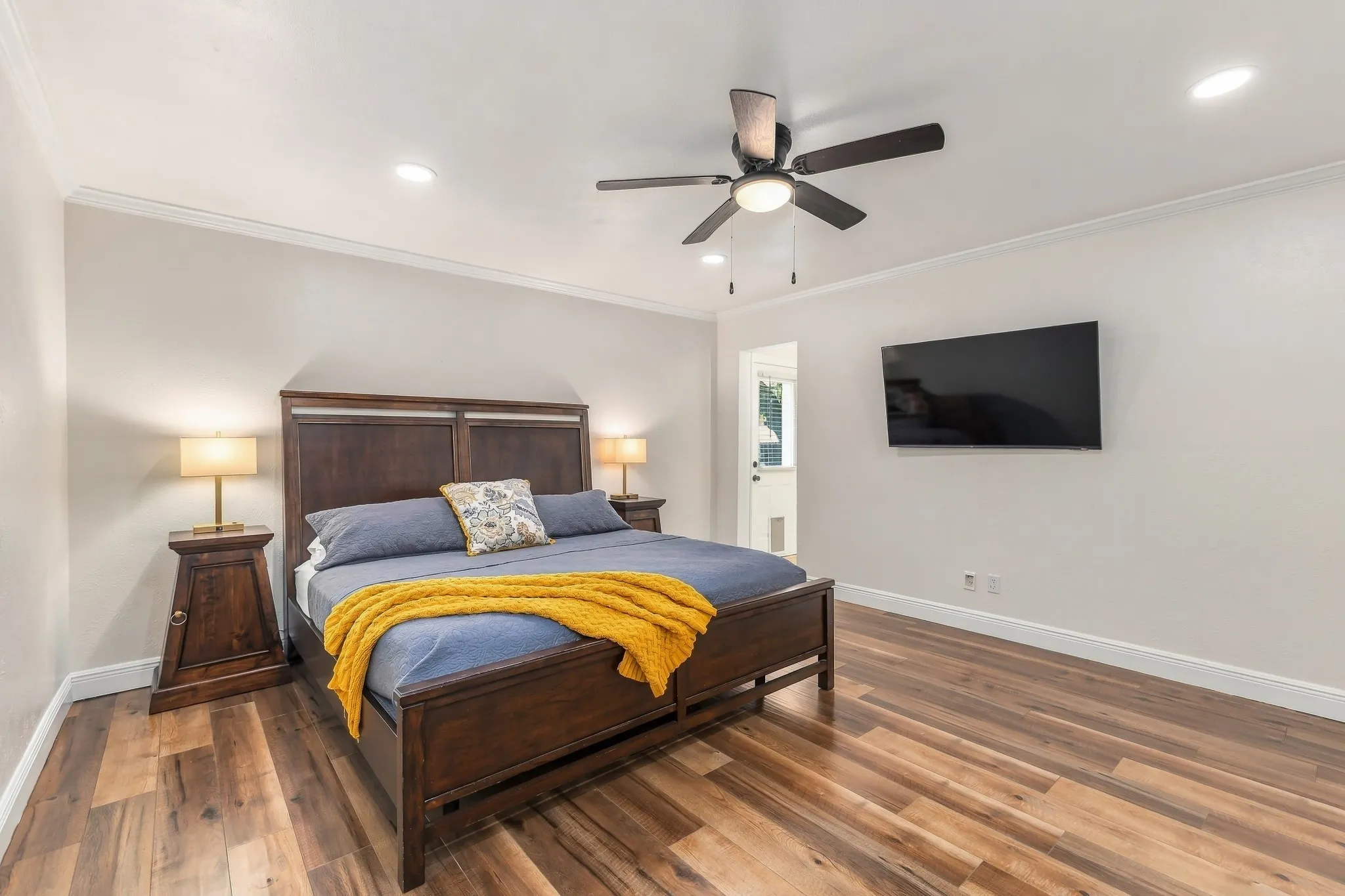 Single Family Residence For Sale in Tarrant County , 6440 Devonshire Drive, North Richland Hills, Texas 76180, 4 Bedroom, 3 Bathroom, 2 Garage spaces, 2,462 Sqft, built in 1976, mls#21384256, Real Estate Agent in North Richland Hills, Homes For Sale in Tarrant county, Homes For Sale in North Richland Hills, Realtor in North Richland Hills Texas, Real Estate Brokerage Independent Realty Texas, Luminita Cordes Realtor