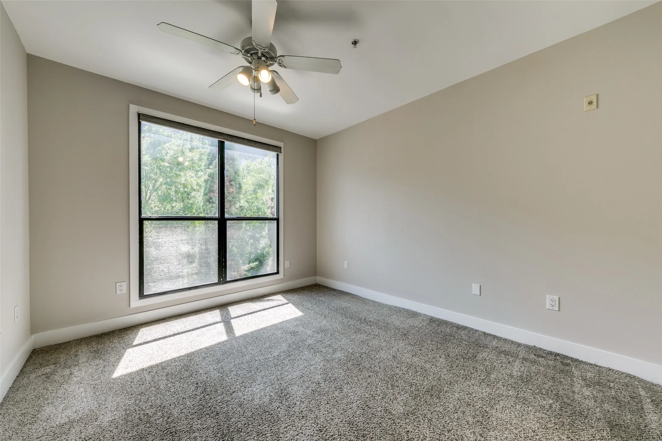 Condominium For Rent in Dallas County , 4414 Cedar Springs Road 207, Dallas, Texas 75219, 2 Bedroom, 2 Bathroom, 1 Garage spaces, 1,046 Sqft, built in 2003, mls#21390366, Real Estate Agent in Dallas, Homes For Rent in Dallas county, Homes For Rent in Dallas, Realtor in Dallas Texas, Real Estate Brokerage Independent Realty Texas, Luminita Cordes Realtor