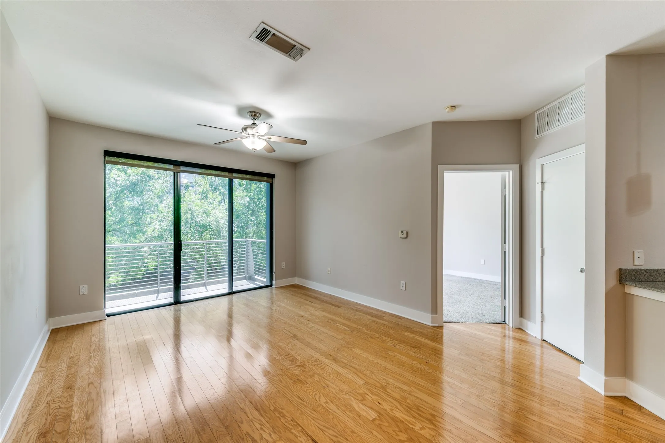 Condominium For Rent in Dallas County , 4414 Cedar Springs Road 207, Dallas, Texas 75219, 2 Bedroom, 2 Bathroom, 1 Garage spaces, 1,046 Sqft, built in 2003, mls#21390366, Real Estate Agent in Dallas, Homes For Rent in Dallas county, Homes For Rent in Dallas, Realtor in Dallas Texas, Real Estate Brokerage Independent Realty Texas, Luminita Cordes Realtor