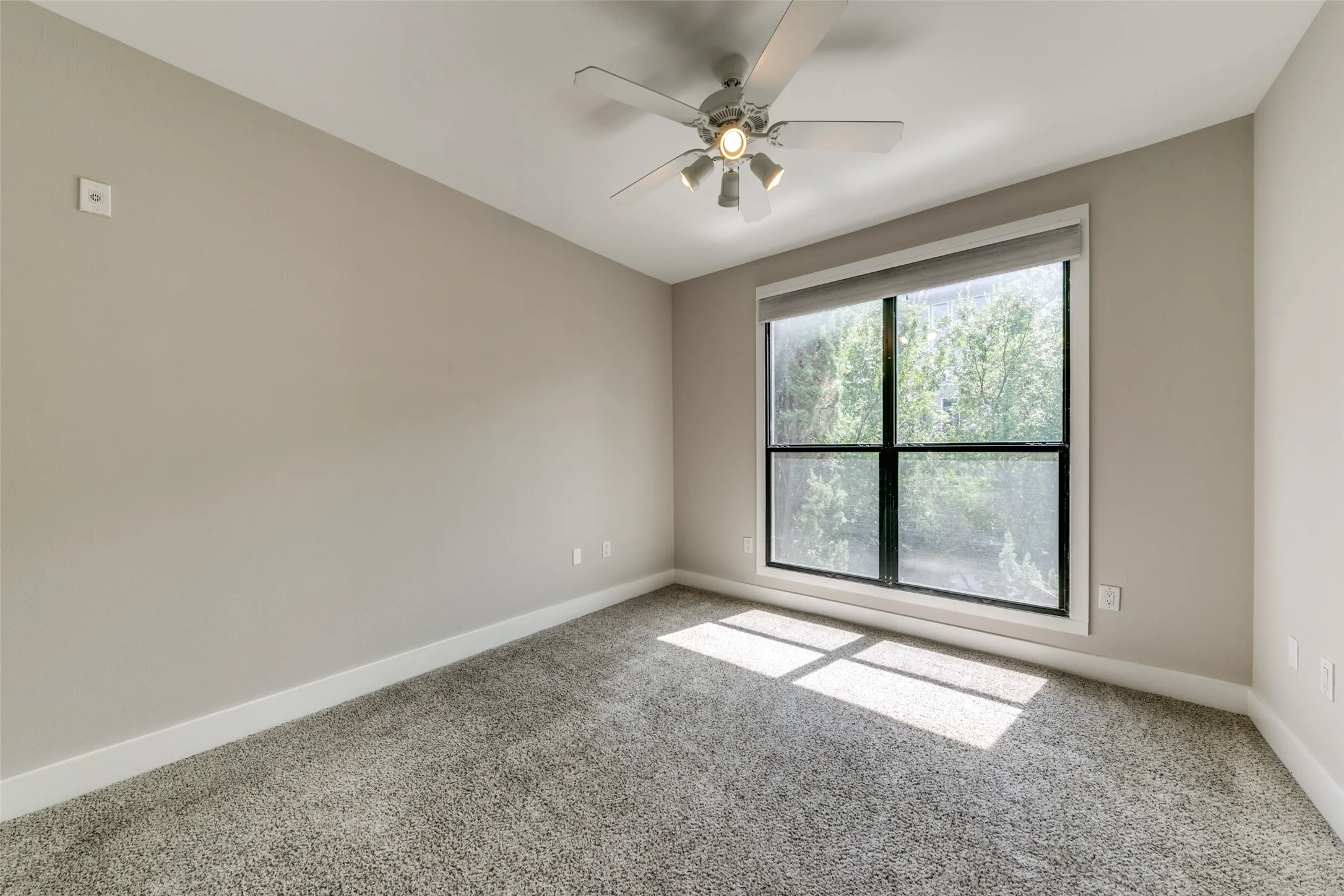 Condominium For Rent in Dallas County , 4414 Cedar Springs Road 207, Dallas, Texas 75219, 2 Bedroom, 2 Bathroom, 1 Garage spaces, 1,046 Sqft, built in 2003, mls#21390366, Real Estate Agent in Dallas, Homes For Rent in Dallas county, Homes For Rent in Dallas, Realtor in Dallas Texas, Real Estate Brokerage Independent Realty Texas, Luminita Cordes Realtor