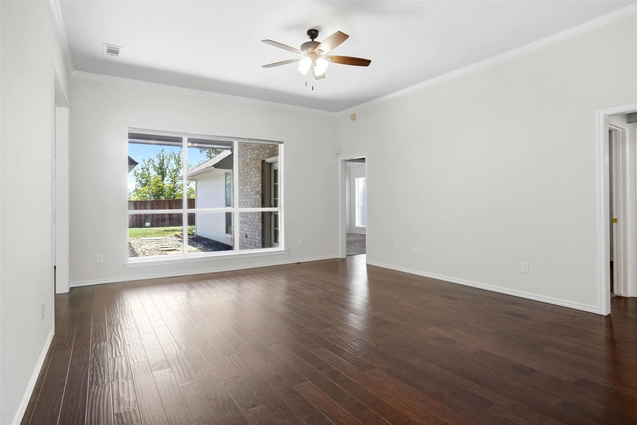 Single Family Residence For Sale in Tarrant County , 221 Brazil Drive, Hurst, Texas 76054, 3 Bedroom, 2 Bathroom, 2 Garage spaces, 1,910 Sqft, built in 1995, mls#21390410, Real Estate Agent in Hurst, Homes For Sale in Tarrant county, Homes For Sale in Hurst, Realtor in Hurst Texas, Real Estate Brokerage Independent Realty Texas, Luminita Cordes Realtor
