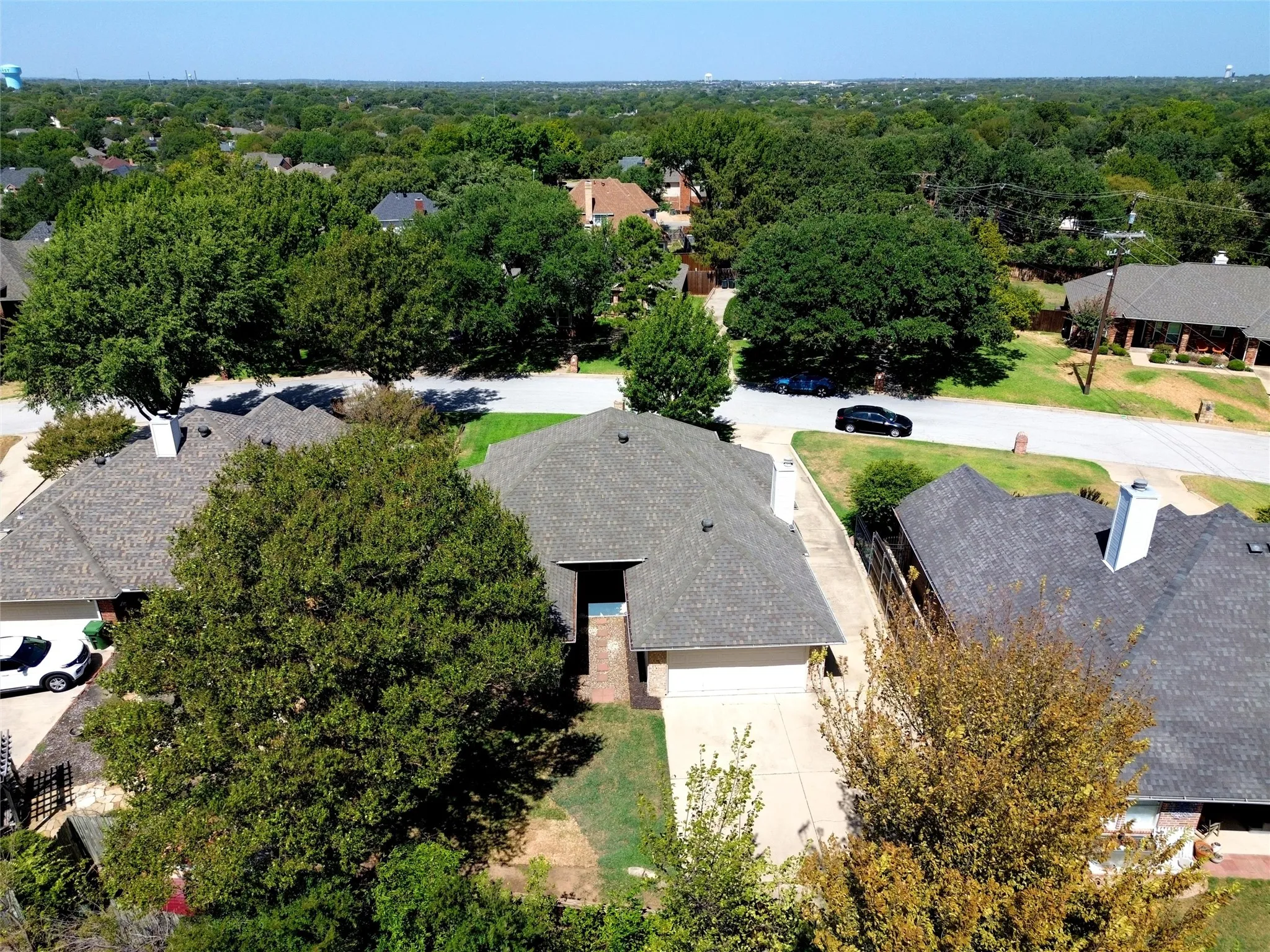 Single Family Residence For Sale in Tarrant County , 221 Brazil Drive, Hurst, Texas 76054, 3 Bedroom, 2 Bathroom, 2 Garage spaces, 1,910 Sqft, built in 1995, mls#21390410, Real Estate Agent in Hurst, Homes For Sale in Tarrant county, Homes For Sale in Hurst, Realtor in Hurst Texas, Real Estate Brokerage Independent Realty Texas, Luminita Cordes Realtor