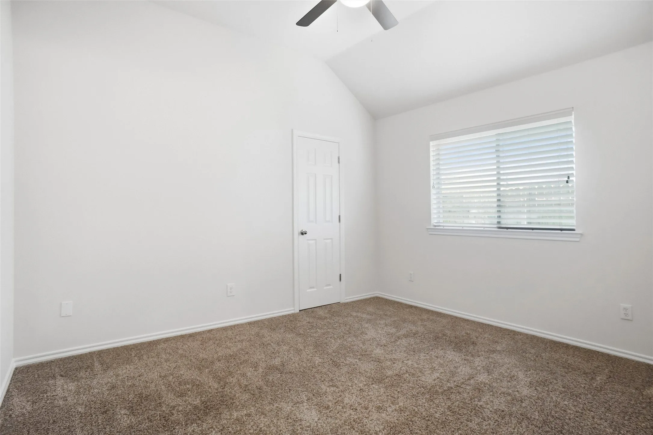 Single Family Residence For Sale in Tarrant County , 221 Brazil Drive, Hurst, Texas 76054, 3 Bedroom, 2 Bathroom, 2 Garage spaces, 1,910 Sqft, built in 1995, mls#21390410, Real Estate Agent in Hurst, Homes For Sale in Tarrant county, Homes For Sale in Hurst, Realtor in Hurst Texas, Real Estate Brokerage Independent Realty Texas, Luminita Cordes Realtor