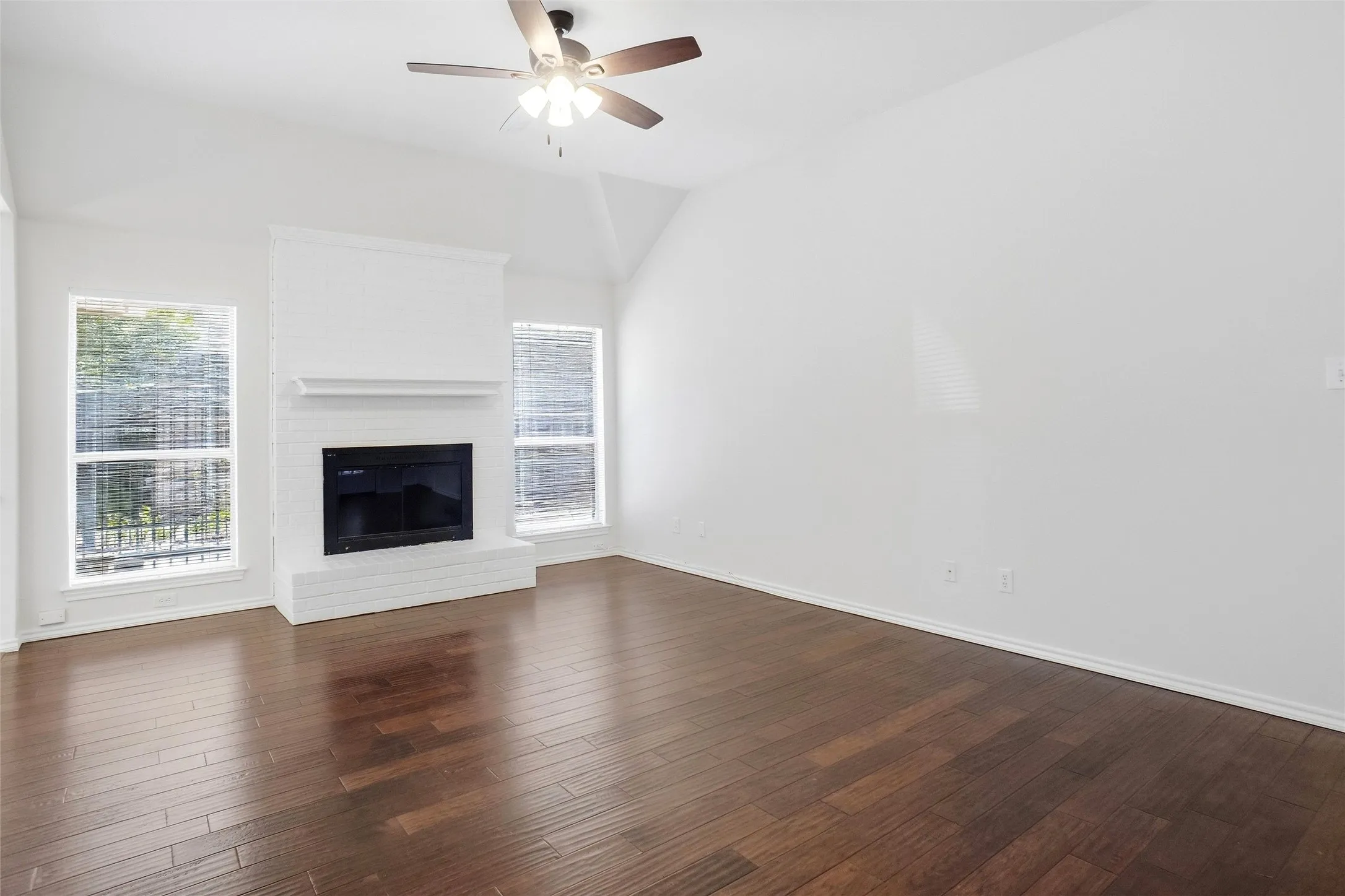 Single Family Residence For Sale in Tarrant County , 221 Brazil Drive, Hurst, Texas 76054, 3 Bedroom, 2 Bathroom, 2 Garage spaces, 1,910 Sqft, built in 1995, mls#21390410, Real Estate Agent in Hurst, Homes For Sale in Tarrant county, Homes For Sale in Hurst, Realtor in Hurst Texas, Real Estate Brokerage Independent Realty Texas, Luminita Cordes Realtor