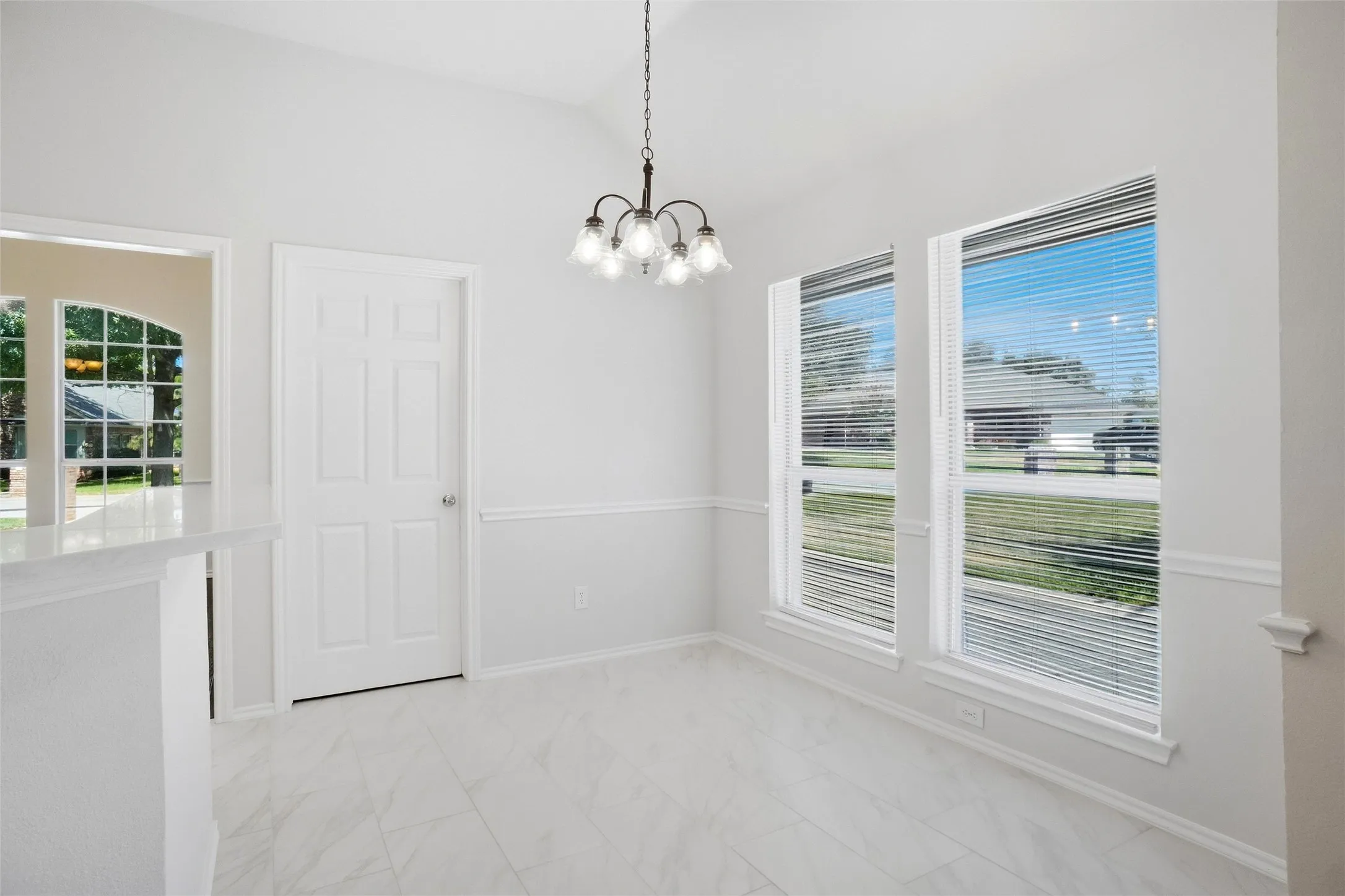Single Family Residence For Sale in Tarrant County , 221 Brazil Drive, Hurst, Texas 76054, 3 Bedroom, 2 Bathroom, 2 Garage spaces, 1,910 Sqft, built in 1995, mls#21390410, Real Estate Agent in Hurst, Homes For Sale in Tarrant county, Homes For Sale in Hurst, Realtor in Hurst Texas, Real Estate Brokerage Independent Realty Texas, Luminita Cordes Realtor
