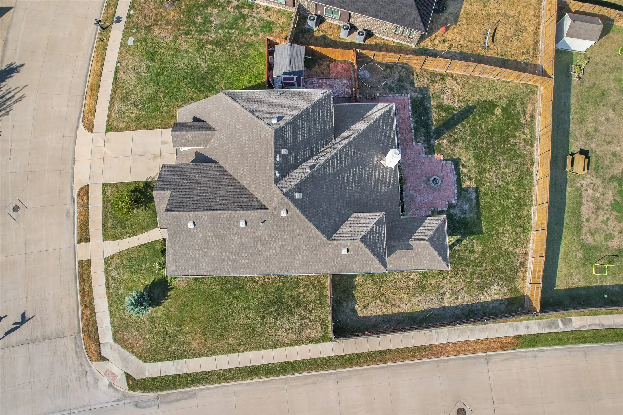 Single Family Residence For Sale in Kaufman County , 1817 Ramsgate Road, Forney, Texas 75126, 4 Bedroom, 4 Bathroom, 2 Garage spaces, 3,606 Sqft, built in 2018, mls#21389054, Real Estate Agent in Forney, Homes For Sale in Kaufman county, Homes For Sale in Forney, Realtor in Forney Texas, Real Estate Brokerage Independent Realty Texas, Luminita Cordes Realtor
