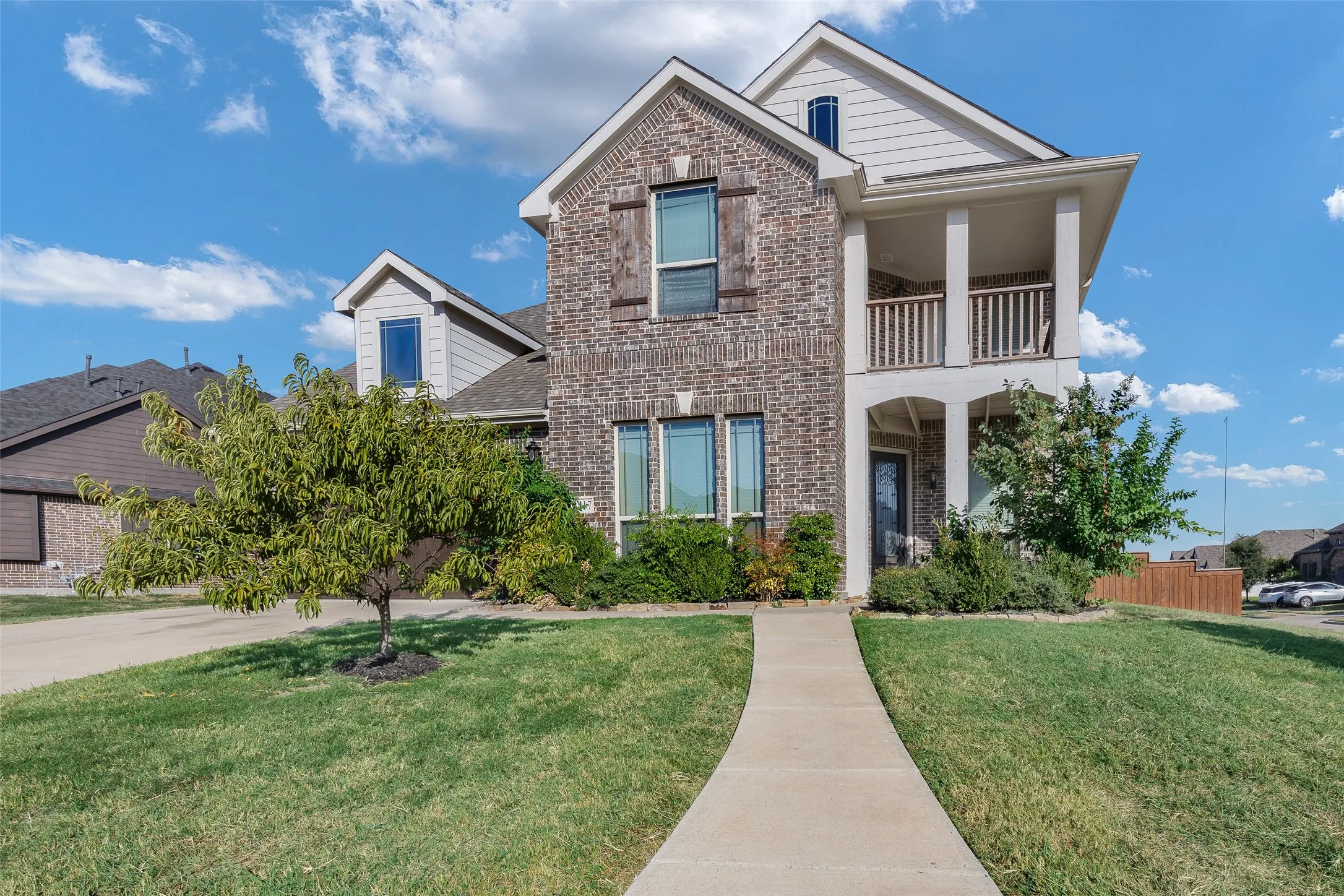 Single Family Residence For Sale in Kaufman County , 1817 Ramsgate Road, Forney, Texas 75126, 4 Bedroom, 4 Bathroom, 2 Garage spaces, 3,606 Sqft, built in 2018, mls#21389054, Real Estate Agent in Forney, Homes For Sale in Kaufman county, Homes For Sale in Forney, Realtor in Forney Texas, Real Estate Brokerage Independent Realty Texas, Luminita Cordes Realtor