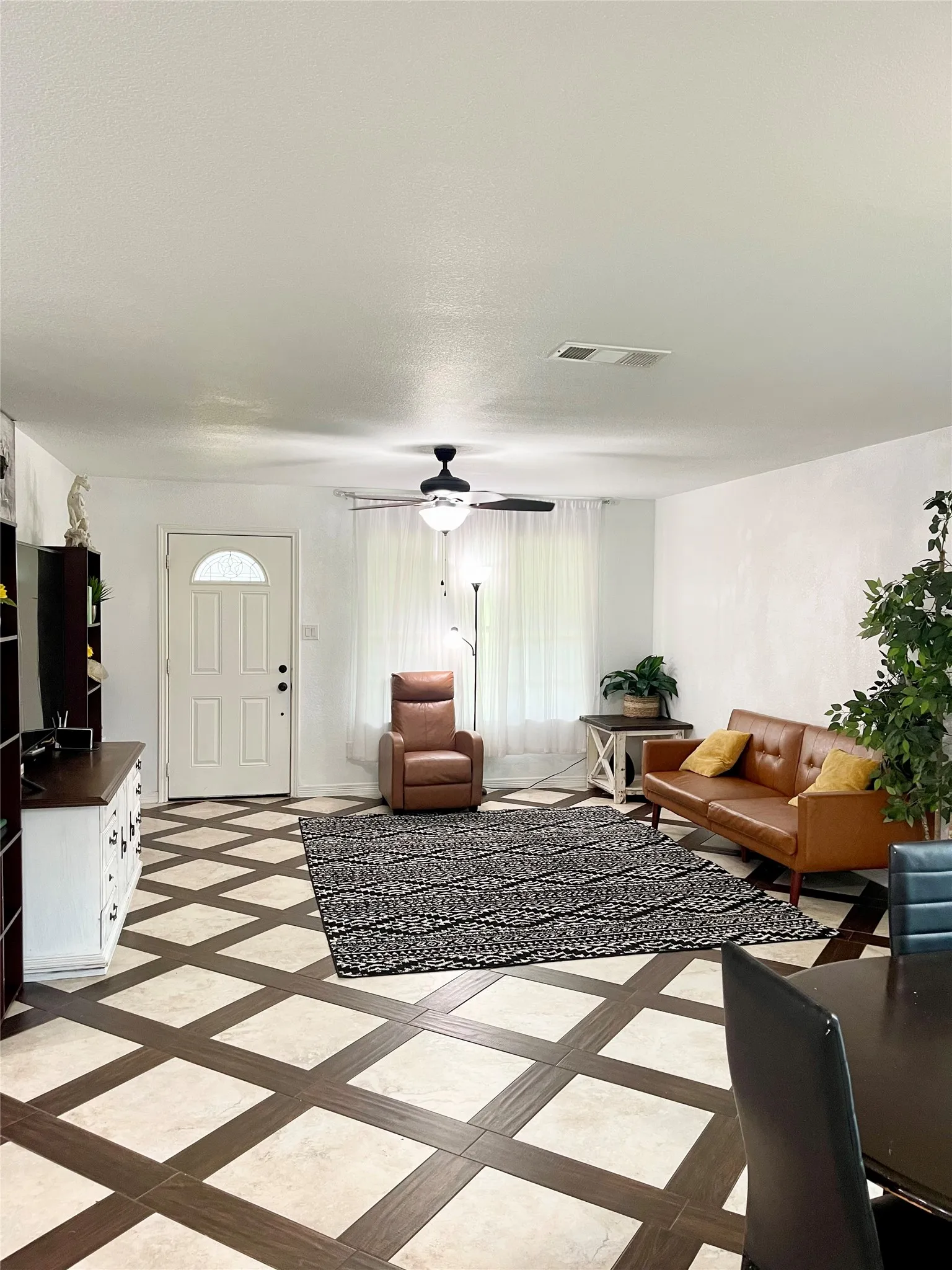Single Family Residence For Rent in Hunt County , 1581 County Road 1079, Greenville, Texas 75401, 3 Bedroom, 2 Bathroom, Garage spaces, 1,340 Sqft, built in 2017, mls#21390865, Real Estate Agent in Greenville, Homes For Rent in Hunt county, Homes For Rent in Greenville, Realtor in Greenville Texas, Real Estate Brokerage Independent Realty Texas, Luminita Cordes Realtor