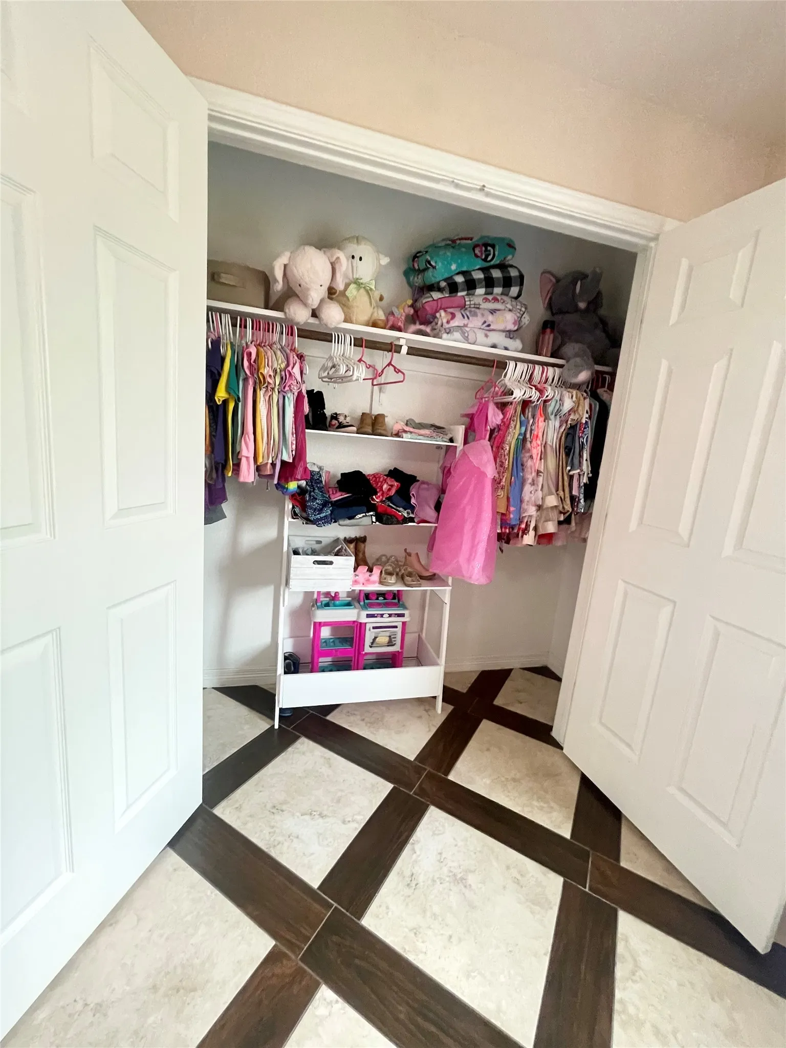 Single Family Residence For Rent in Hunt County , 1581 County Road 1079, Greenville, Texas 75401, 3 Bedroom, 2 Bathroom, Garage spaces, 1,340 Sqft, built in 2017, mls#21390865, Real Estate Agent in Greenville, Homes For Rent in Hunt county, Homes For Rent in Greenville, Realtor in Greenville Texas, Real Estate Brokerage Independent Realty Texas, Luminita Cordes Realtor