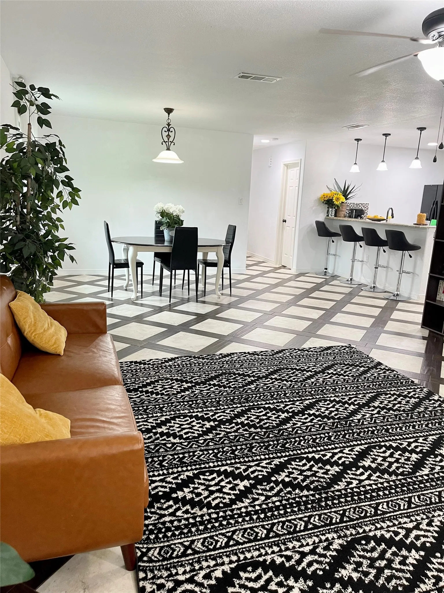 Single Family Residence For Rent in Hunt County , 1581 County Road 1079, Greenville, Texas 75401, 3 Bedroom, 2 Bathroom, Garage spaces, 1,340 Sqft, built in 2017, mls#21390865, Real Estate Agent in Greenville, Homes For Rent in Hunt county, Homes For Rent in Greenville, Realtor in Greenville Texas, Real Estate Brokerage Independent Realty Texas, Luminita Cordes Realtor