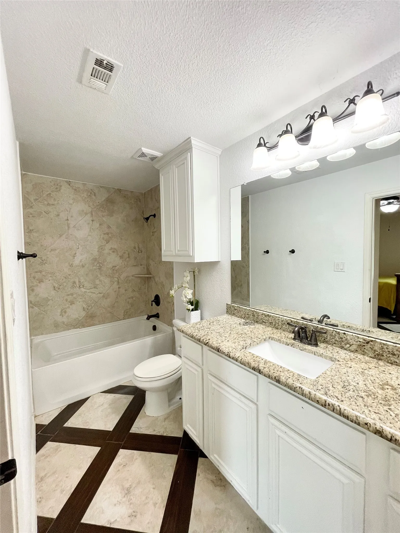 Single Family Residence For Rent in Hunt County , 1581 County Road 1079, Greenville, Texas 75401, 3 Bedroom, 2 Bathroom, Garage spaces, 1,340 Sqft, built in 2017, mls#21390865, Real Estate Agent in Greenville, Homes For Rent in Hunt county, Homes For Rent in Greenville, Realtor in Greenville Texas, Real Estate Brokerage Independent Realty Texas, Luminita Cordes Realtor