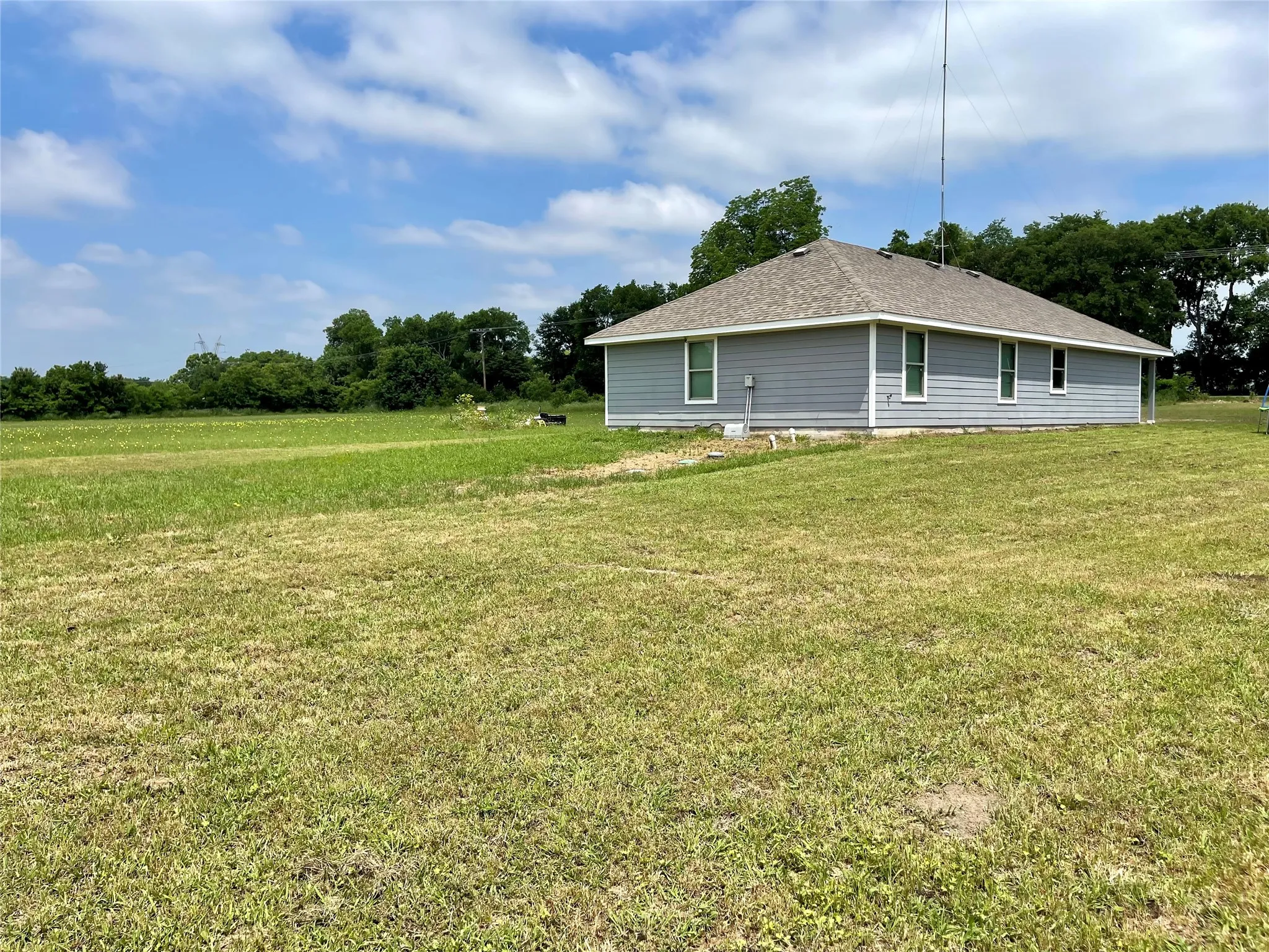Single Family Residence For Rent in Hunt County , 1581 County Road 1079, Greenville, Texas 75401, 3 Bedroom, 2 Bathroom, Garage spaces, 1,340 Sqft, built in 2017, mls#21390865, Real Estate Agent in Greenville, Homes For Rent in Hunt county, Homes For Rent in Greenville, Realtor in Greenville Texas, Real Estate Brokerage Independent Realty Texas, Luminita Cordes Realtor