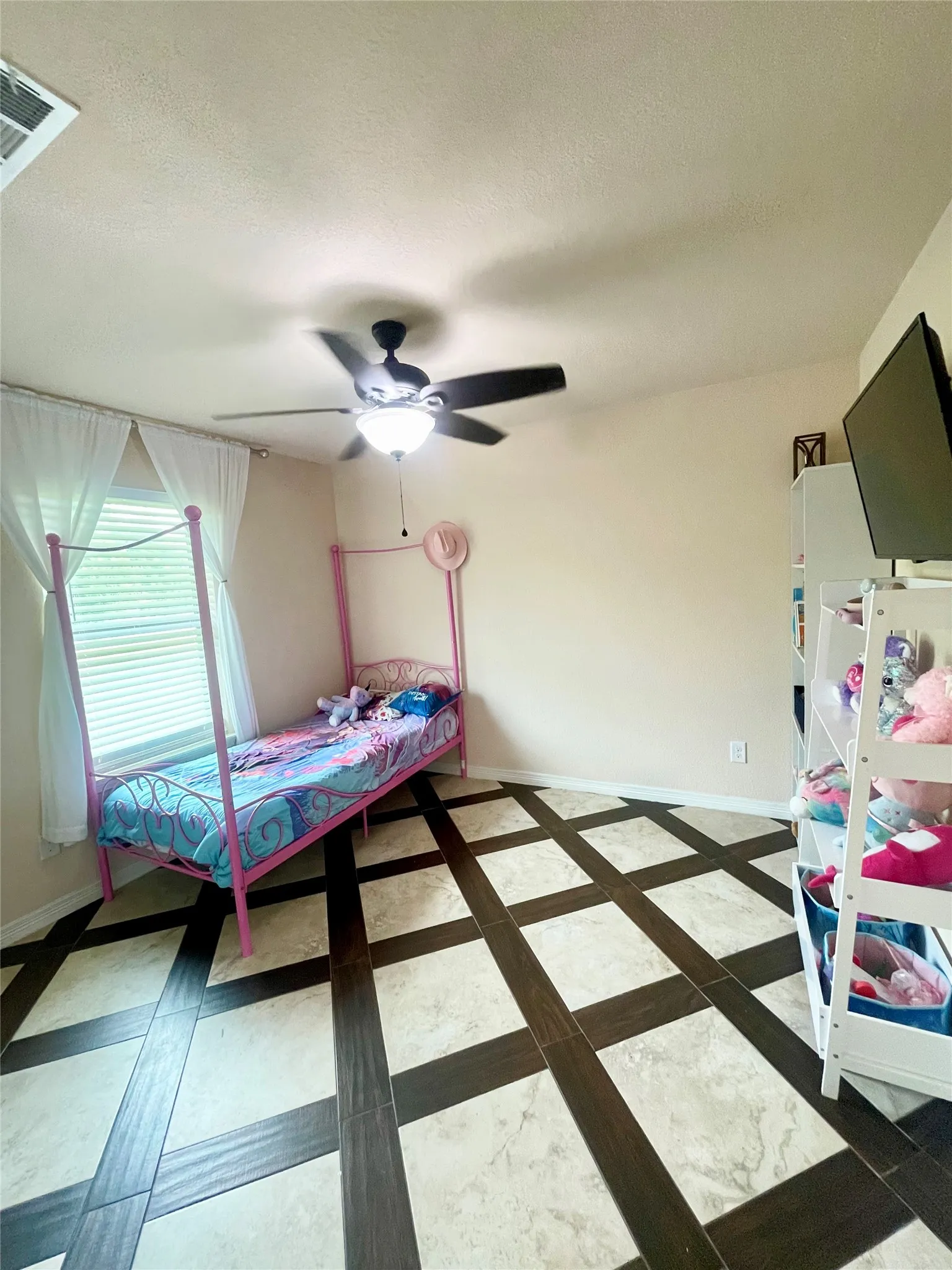 Single Family Residence For Rent in Hunt County , 1581 County Road 1079, Greenville, Texas 75401, 3 Bedroom, 2 Bathroom, Garage spaces, 1,340 Sqft, built in 2017, mls#21390865, Real Estate Agent in Greenville, Homes For Rent in Hunt county, Homes For Rent in Greenville, Realtor in Greenville Texas, Real Estate Brokerage Independent Realty Texas, Luminita Cordes Realtor