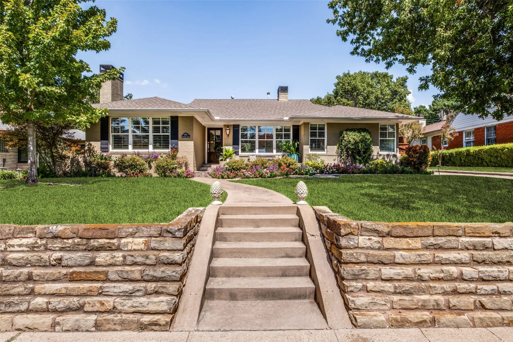 Single Family Residence For Sale