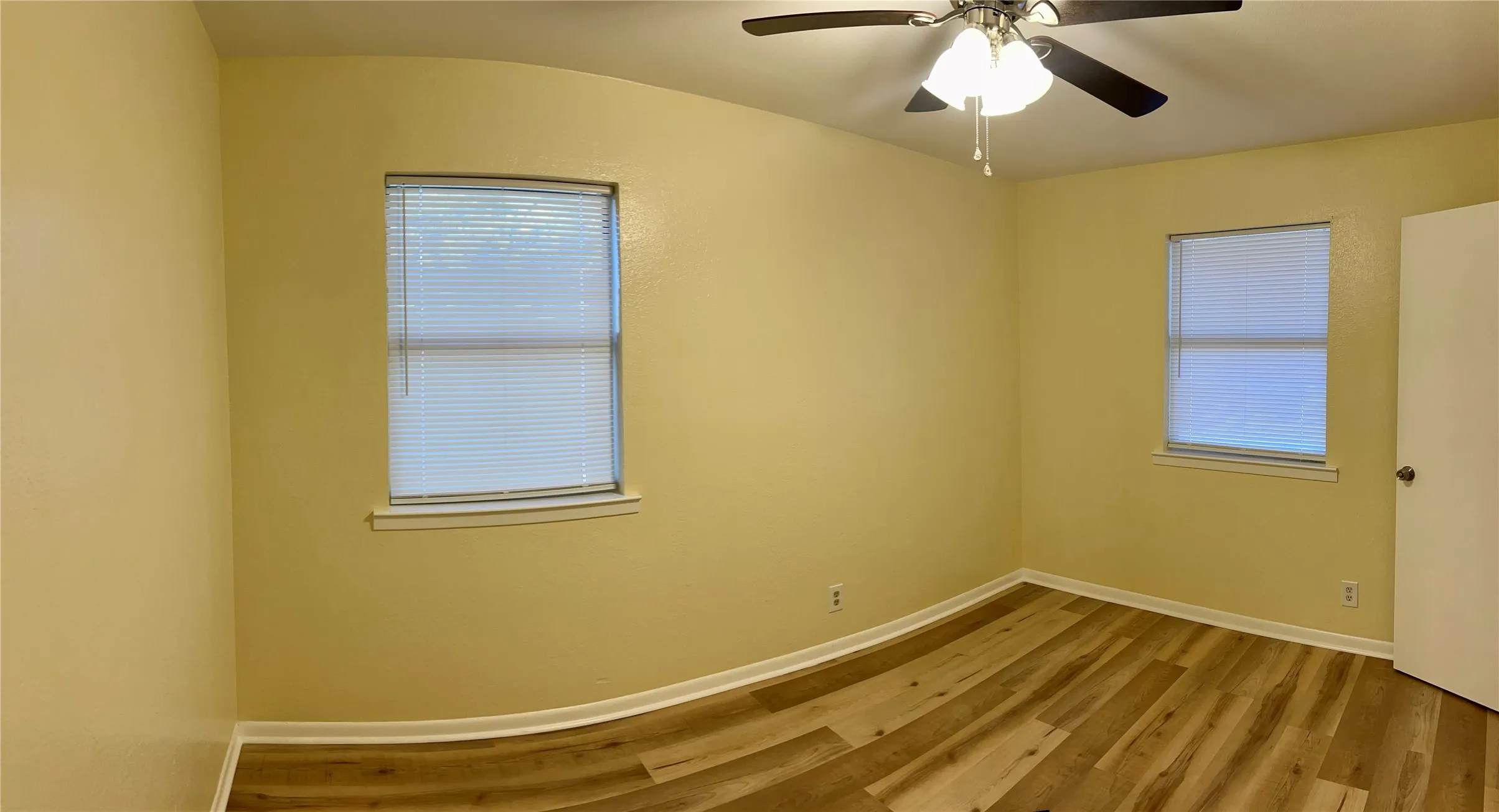 Single Family Residence For Rent in Tarrant County , 301 Walnut Avenue, Azle, Texas 76020, 3 Bedroom, 2 Bathroom, 1 Garage spaces, 1,215 Sqft, built in 1978, mls#21390869, Real Estate Agent in Azle, Homes For Rent in Tarrant county, Homes For Rent in Azle, Realtor in Azle Texas, Real Estate Brokerage Independent Realty Texas, Luminita Cordes Realtor