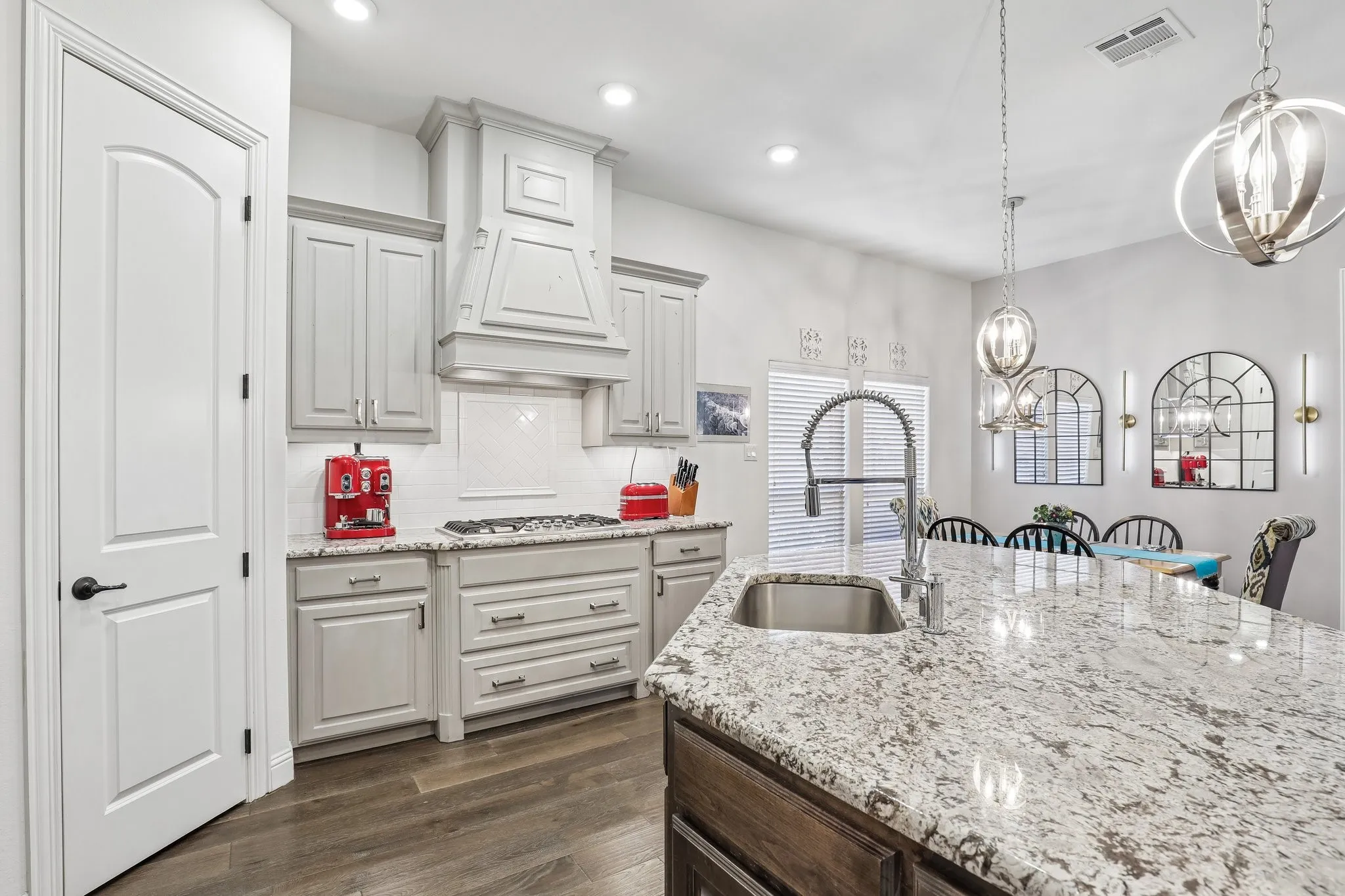Single Family Residence For Sale in Rockwall County , 676 Princeton Way, Rockwall, Texas 75087, 5 Bedroom, 4 Bathroom, 3 Garage spaces, 3,834 Sqft, built in 2015, mls#21386220, Real Estate Agent in Rockwall, Homes For Sale in Rockwall county, Homes For Sale in Rockwall, Realtor in Rockwall Texas, Real Estate Brokerage Independent Realty Texas, Luminita Cordes Realtor