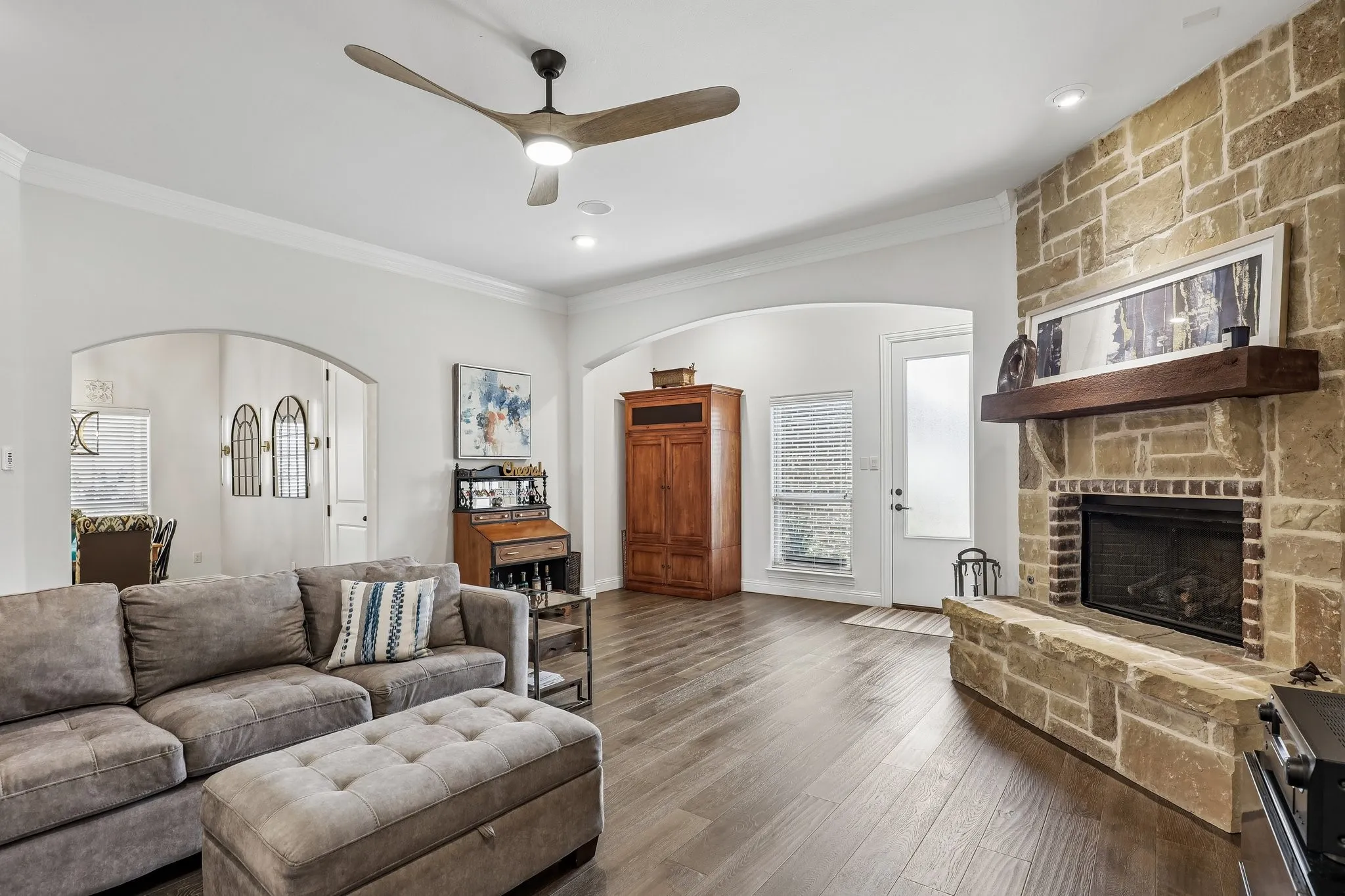 Single Family Residence For Sale in Rockwall County , 676 Princeton Way, Rockwall, Texas 75087, 5 Bedroom, 4 Bathroom, 3 Garage spaces, 3,834 Sqft, built in 2015, mls#21386220, Real Estate Agent in Rockwall, Homes For Sale in Rockwall county, Homes For Sale in Rockwall, Realtor in Rockwall Texas, Real Estate Brokerage Independent Realty Texas, Luminita Cordes Realtor