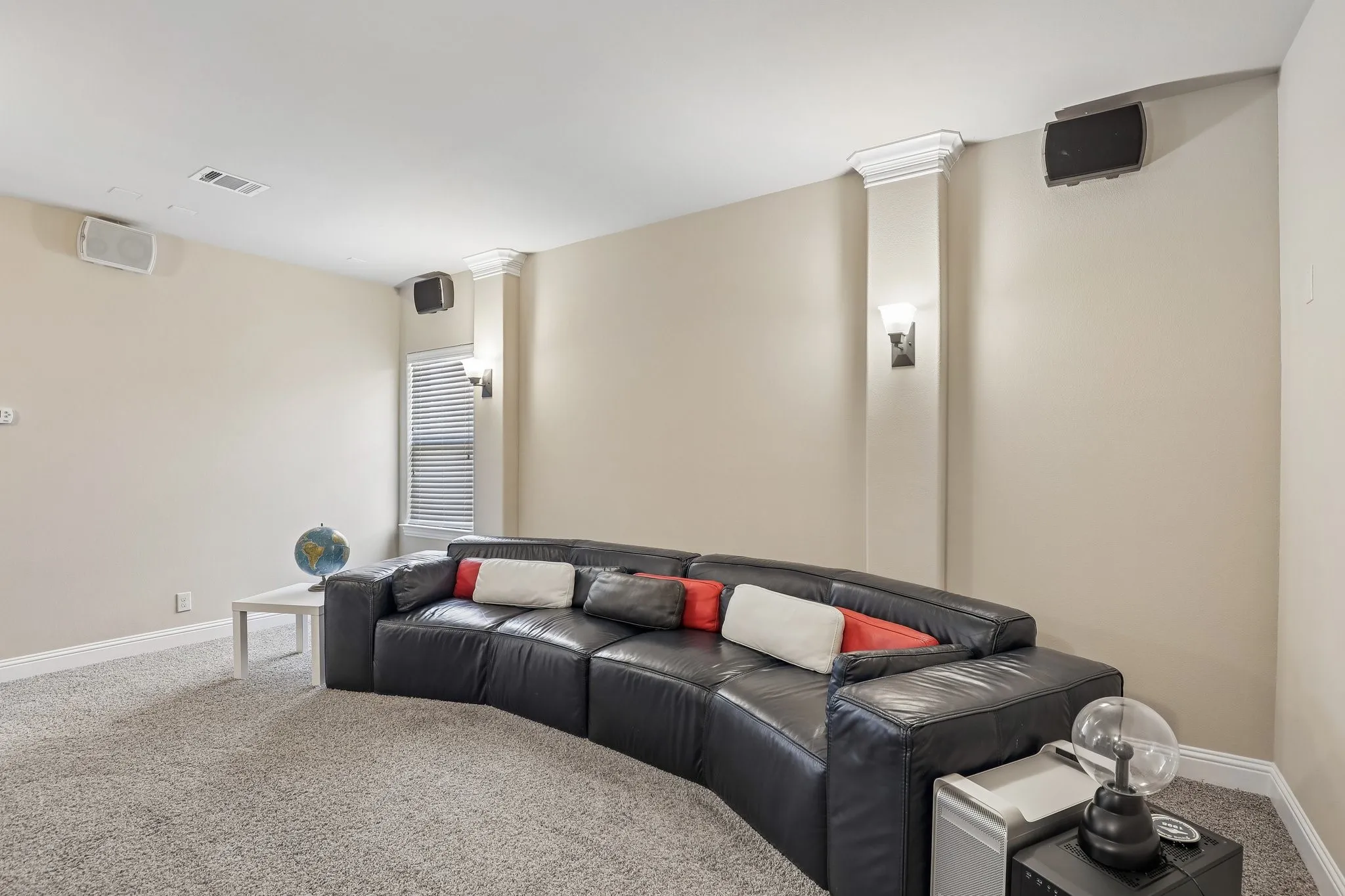 Single Family Residence For Sale in Rockwall County , 676 Princeton Way, Rockwall, Texas 75087, 5 Bedroom, 4 Bathroom, 3 Garage spaces, 3,834 Sqft, built in 2015, mls#21386220, Real Estate Agent in Rockwall, Homes For Sale in Rockwall county, Homes For Sale in Rockwall, Realtor in Rockwall Texas, Real Estate Brokerage Independent Realty Texas, Luminita Cordes Realtor