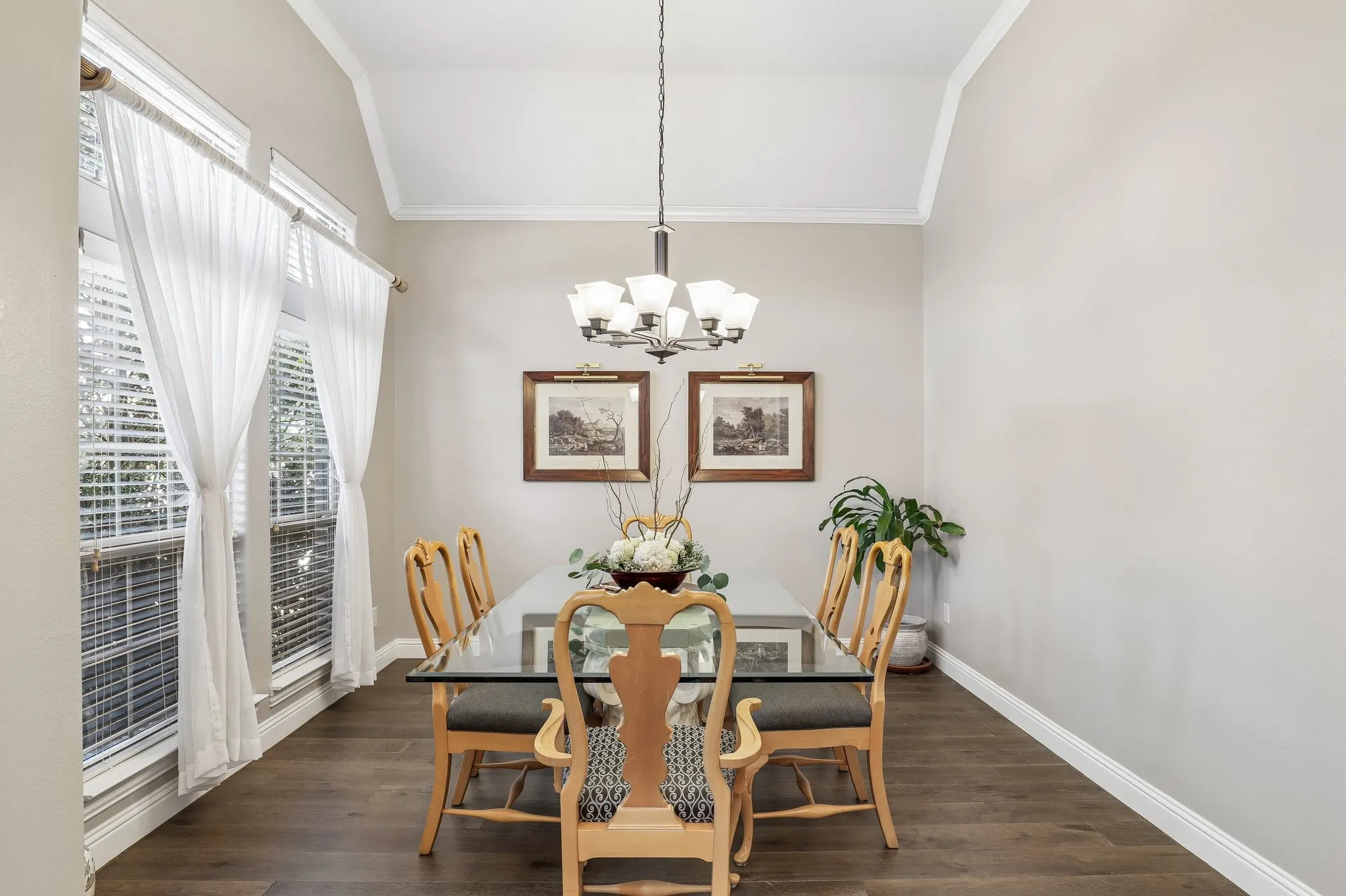Single Family Residence For Sale in Rockwall County , 676 Princeton Way, Rockwall, Texas 75087, 5 Bedroom, 4 Bathroom, 3 Garage spaces, 3,834 Sqft, built in 2015, mls#21386220, Real Estate Agent in Rockwall, Homes For Sale in Rockwall county, Homes For Sale in Rockwall, Realtor in Rockwall Texas, Real Estate Brokerage Independent Realty Texas, Luminita Cordes Realtor