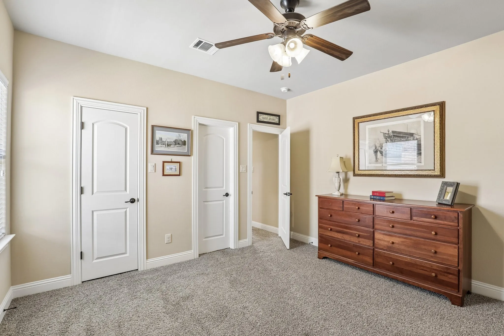 Single Family Residence For Sale in Rockwall County , 676 Princeton Way, Rockwall, Texas 75087, 5 Bedroom, 4 Bathroom, 3 Garage spaces, 3,834 Sqft, built in 2015, mls#21386220, Real Estate Agent in Rockwall, Homes For Sale in Rockwall county, Homes For Sale in Rockwall, Realtor in Rockwall Texas, Real Estate Brokerage Independent Realty Texas, Luminita Cordes Realtor