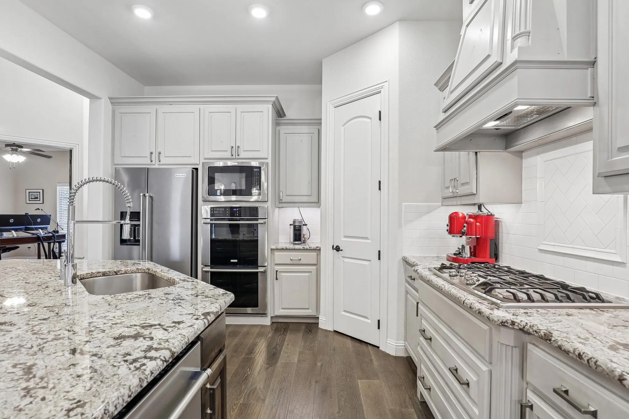 Single Family Residence For Sale in Rockwall County , 676 Princeton Way, Rockwall, Texas 75087, 5 Bedroom, 4 Bathroom, 3 Garage spaces, 3,834 Sqft, built in 2015, mls#21386220, Real Estate Agent in Rockwall, Homes For Sale in Rockwall county, Homes For Sale in Rockwall, Realtor in Rockwall Texas, Real Estate Brokerage Independent Realty Texas, Luminita Cordes Realtor