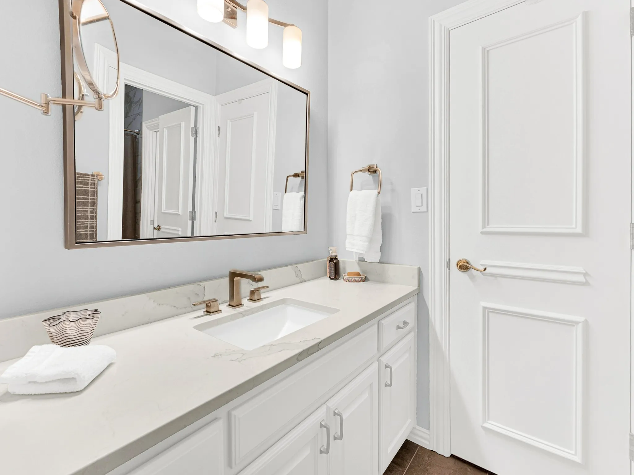 Single Family Residence For Sale in Collin County , 5208 Ambergate Lane, Dallas, Texas 75287, 5 Bedroom, 5 Bathroom, 3 Garage spaces, 4,891 Sqft, built in 1993, mls#21389727, Real Estate Agent in Dallas, Homes For Sale in Collin county, Homes For Sale in Dallas, Realtor in Dallas Texas, Real Estate Brokerage Independent Realty Texas, Luminita Cordes Realtor