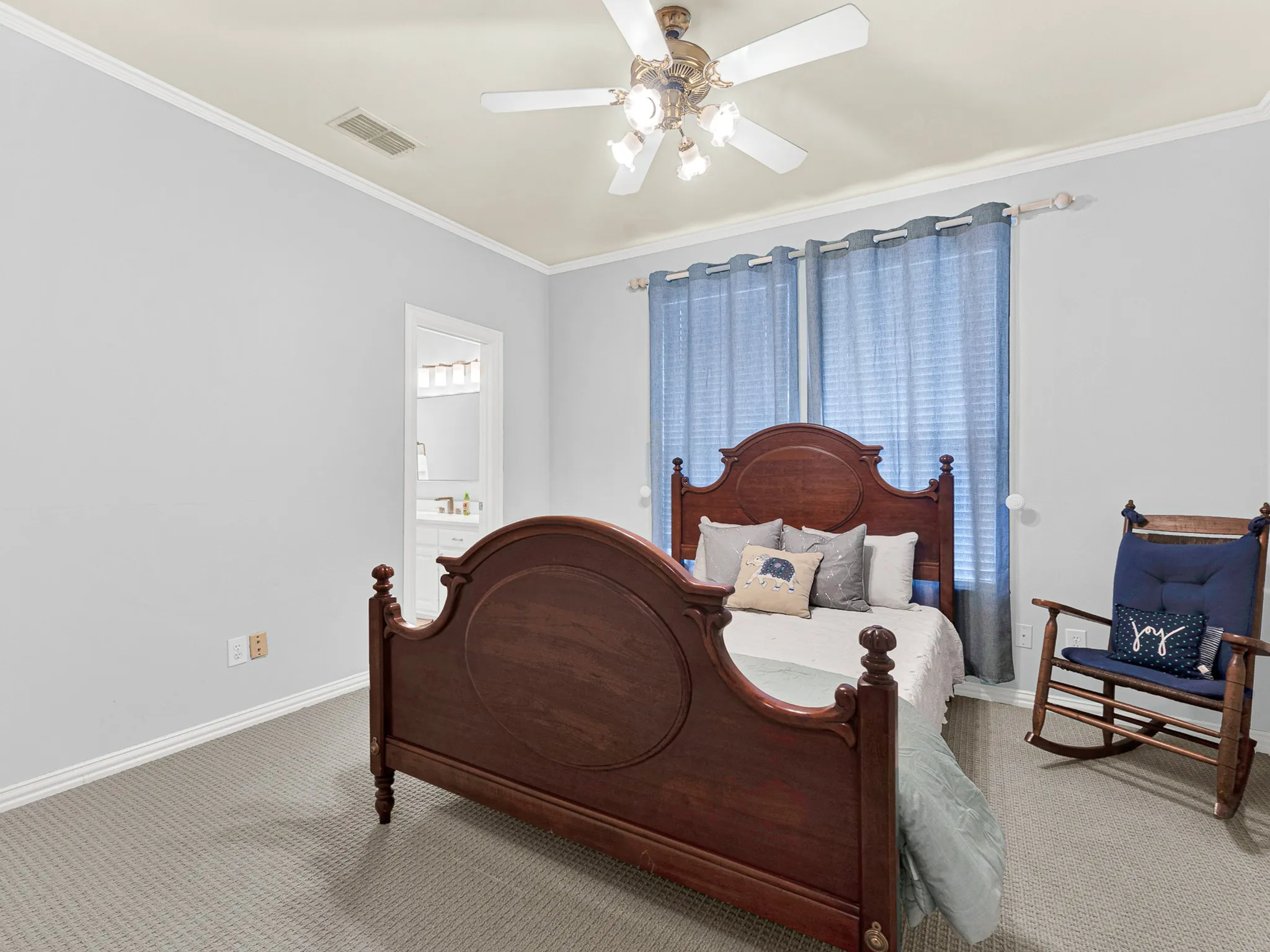 Single Family Residence For Sale in Collin County , 5208 Ambergate Lane, Dallas, Texas 75287, 5 Bedroom, 5 Bathroom, 3 Garage spaces, 4,891 Sqft, built in 1993, mls#21389727, Real Estate Agent in Dallas, Homes For Sale in Collin county, Homes For Sale in Dallas, Realtor in Dallas Texas, Real Estate Brokerage Independent Realty Texas, Luminita Cordes Realtor