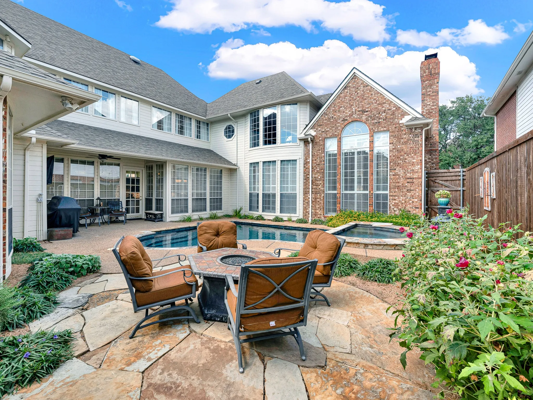 Single Family Residence For Sale in Collin County , 5208 Ambergate Lane, Dallas, Texas 75287, 5 Bedroom, 5 Bathroom, 3 Garage spaces, 4,891 Sqft, built in 1993, mls#21389727, Real Estate Agent in Dallas, Homes For Sale in Collin county, Homes For Sale in Dallas, Realtor in Dallas Texas, Real Estate Brokerage Independent Realty Texas, Luminita Cordes Realtor