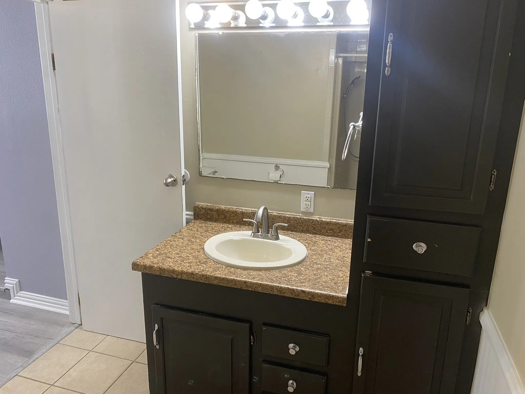 Single Family Residence For Sale in Harrison County , 1411 Aars Street, Longview, Texas 75601, 3 Bedroom, 2 Bathroom, Garage spaces, 1,392 Sqft, built in 1950, mls#21390826, Real Estate Agent in Longview, Homes For Sale in Harrison county, Homes For Sale in Longview, Realtor in Longview Texas, Real Estate Brokerage Independent Realty Texas, Luminita Cordes Realtor
