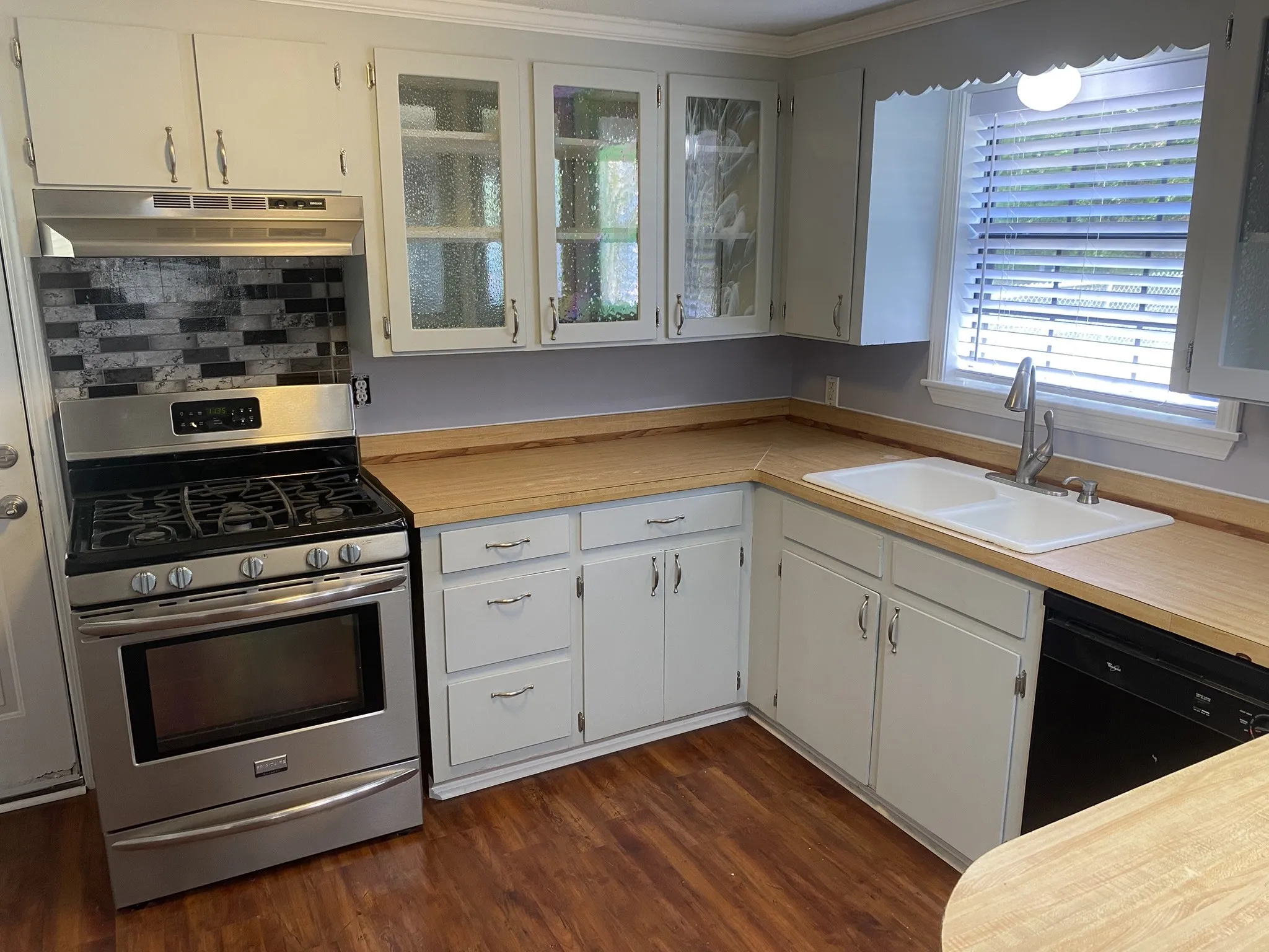 Single Family Residence For Sale in Harrison County , 1411 Aars Street, Longview, Texas 75601, 3 Bedroom, 2 Bathroom, Garage spaces, 1,392 Sqft, built in 1950, mls#21390826, Real Estate Agent in Longview, Homes For Sale in Harrison county, Homes For Sale in Longview, Realtor in Longview Texas, Real Estate Brokerage Independent Realty Texas, Luminita Cordes Realtor