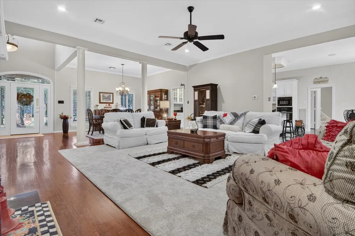 Single Family Residence For Sale in Mc Lennan County , 146 Shady Trail, Mc Gregor, Texas 76657, 4 Bedroom, 4 Bathroom, 3 Garage spaces, 3,914 Sqft, built in 1998, mls#21388541, Real Estate Agent in Mc Gregor, Homes For Sale in Mc Lennan county, Homes For Sale in Mc Gregor, Realtor in Mc Gregor Texas, Real Estate Brokerage Independent Realty Texas, Luminita Cordes Realtor
