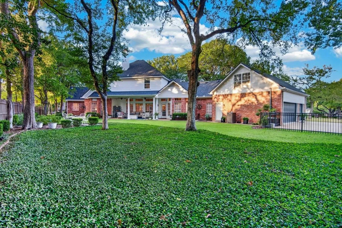 Single Family Residence For Sale in Mc Lennan County , 146 Shady Trail, Mc Gregor, Texas 76657, 4 Bedroom, 4 Bathroom, 3 Garage spaces, 3,914 Sqft, built in 1998, mls#21388541, Real Estate Agent in Mc Gregor, Homes For Sale in Mc Lennan county, Homes For Sale in Mc Gregor, Realtor in Mc Gregor Texas, Real Estate Brokerage Independent Realty Texas, Luminita Cordes Realtor