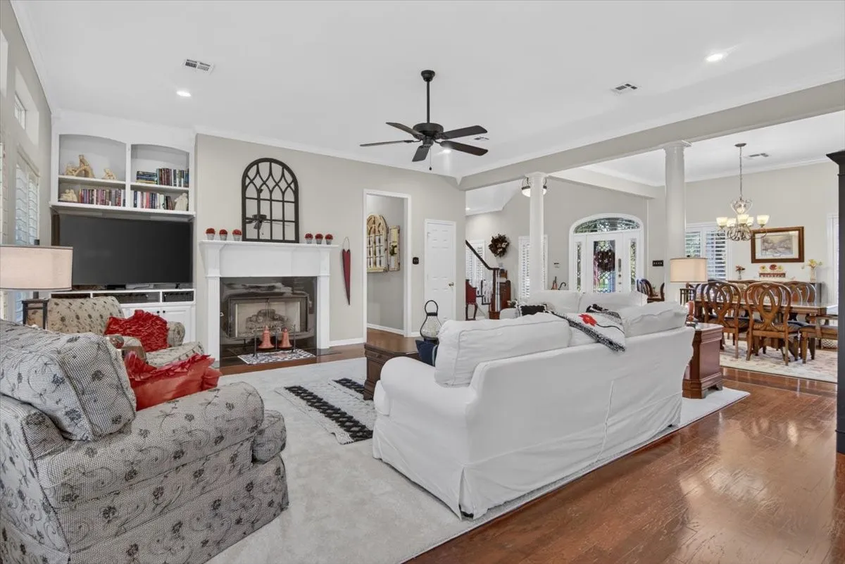 Single Family Residence For Sale in Mc Lennan County , 146 Shady Trail, Mc Gregor, Texas 76657, 4 Bedroom, 4 Bathroom, 3 Garage spaces, 3,914 Sqft, built in 1998, mls#21388541, Real Estate Agent in Mc Gregor, Homes For Sale in Mc Lennan county, Homes For Sale in Mc Gregor, Realtor in Mc Gregor Texas, Real Estate Brokerage Independent Realty Texas, Luminita Cordes Realtor