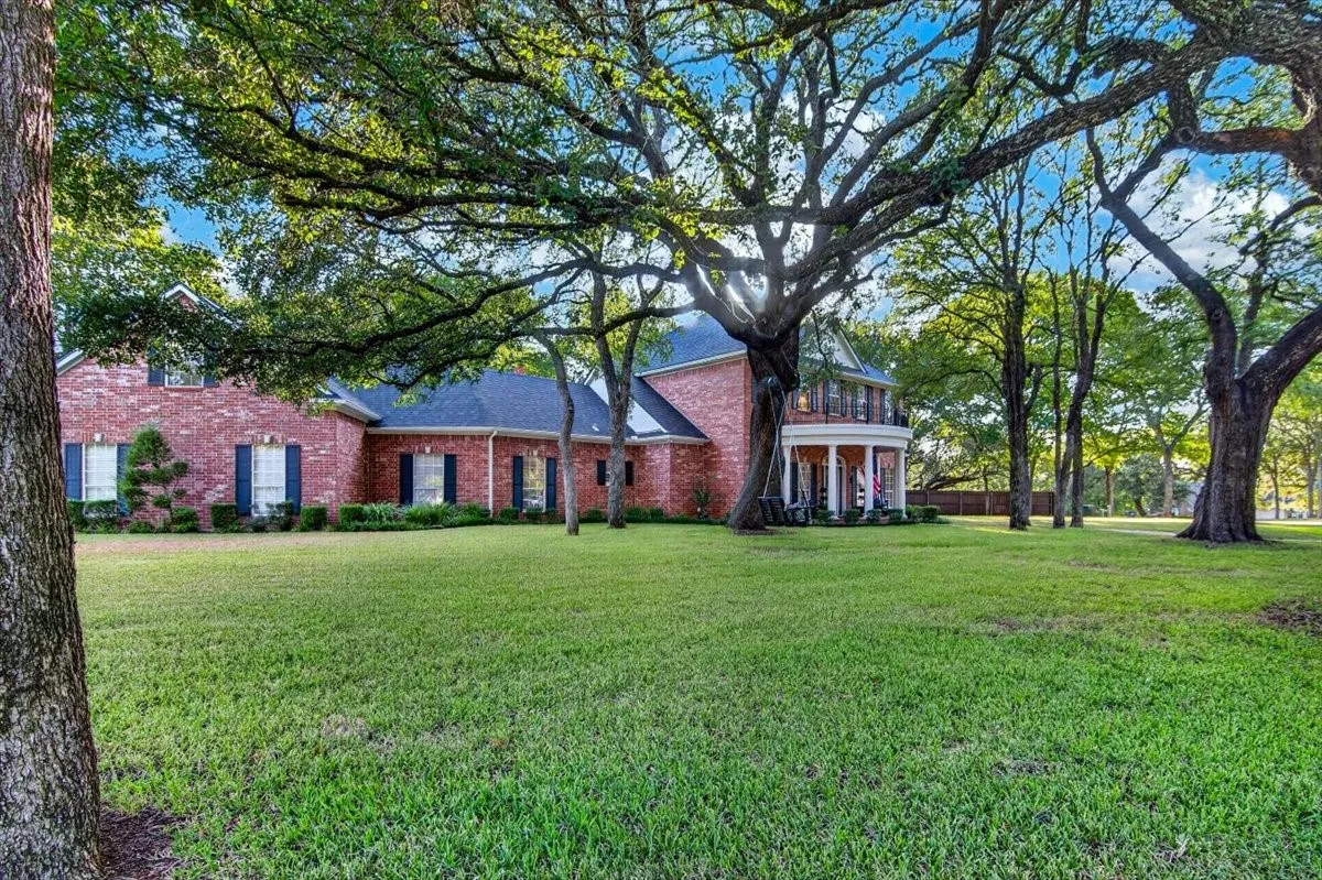 Single Family Residence For Sale in Mc Lennan County , 146 Shady Trail, Mc Gregor, Texas 76657, 4 Bedroom, 4 Bathroom, 3 Garage spaces, 3,914 Sqft, built in 1998, mls#21388541, Real Estate Agent in Mc Gregor, Homes For Sale in Mc Lennan county, Homes For Sale in Mc Gregor, Realtor in Mc Gregor Texas, Real Estate Brokerage Independent Realty Texas, Luminita Cordes Realtor