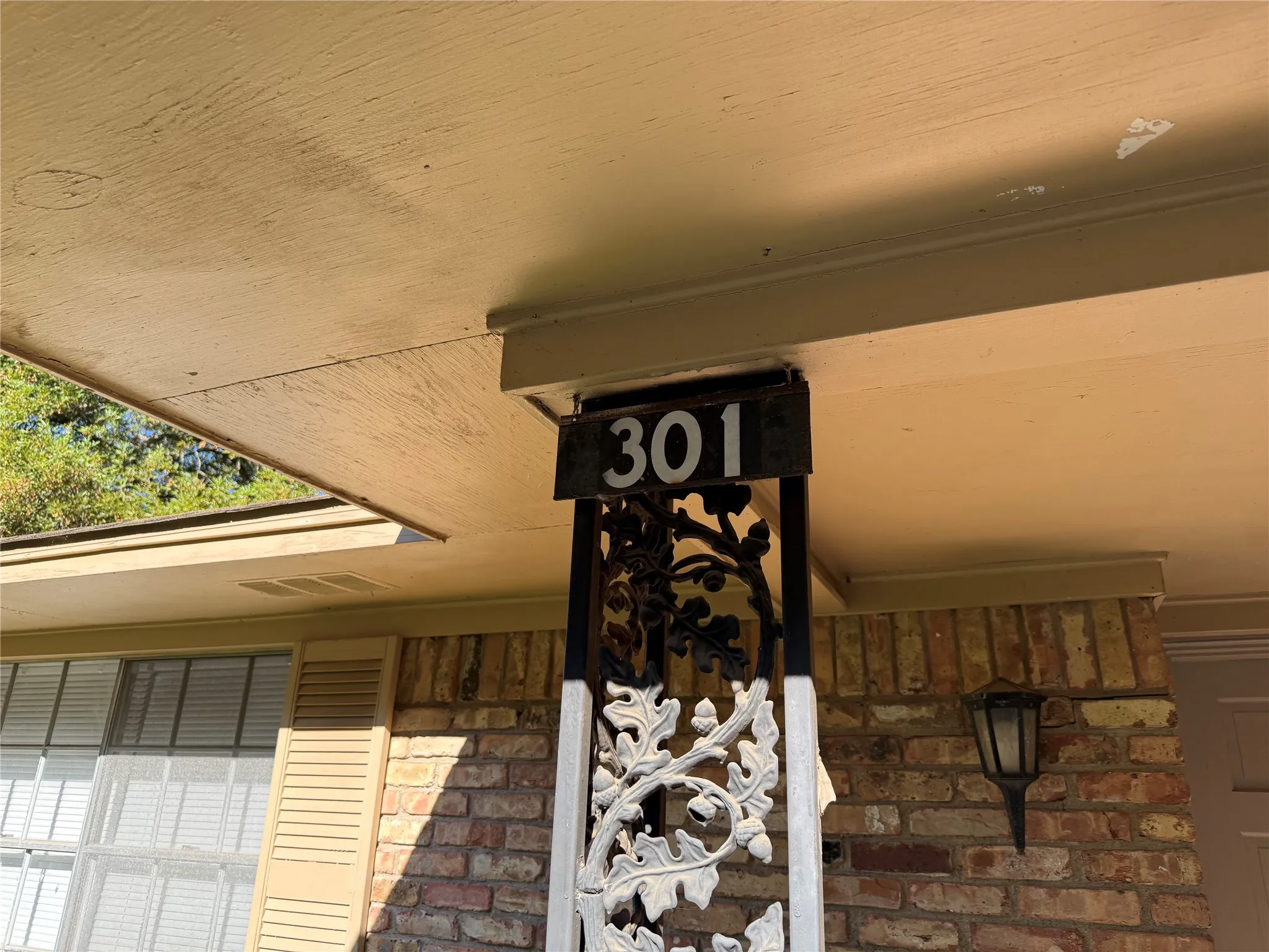 Single Family Residence For Sale in Dallas County , 301 Lakewood Drive, De Soto, Texas 75115, 3 Bedroom, 3 Bathroom, 2 Garage spaces, 1,807 Sqft, built in 1965, mls#21390883, Real Estate Agent in De Soto, Homes For Sale in Dallas county, Homes For Sale in De Soto, Realtor in De Soto Texas, Real Estate Brokerage Independent Realty Texas, Luminita Cordes Realtor