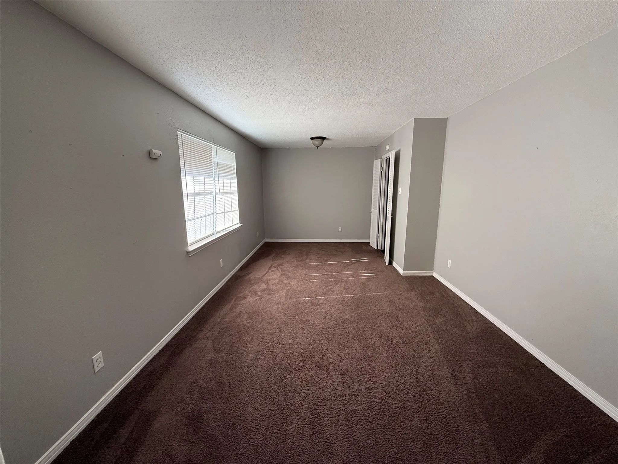 Single Family Residence For Sale in Dallas County , 301 Lakewood Drive, De Soto, Texas 75115, 3 Bedroom, 3 Bathroom, 2 Garage spaces, 1,807 Sqft, built in 1965, mls#21390883, Real Estate Agent in De Soto, Homes For Sale in Dallas county, Homes For Sale in De Soto, Realtor in De Soto Texas, Real Estate Brokerage Independent Realty Texas, Luminita Cordes Realtor