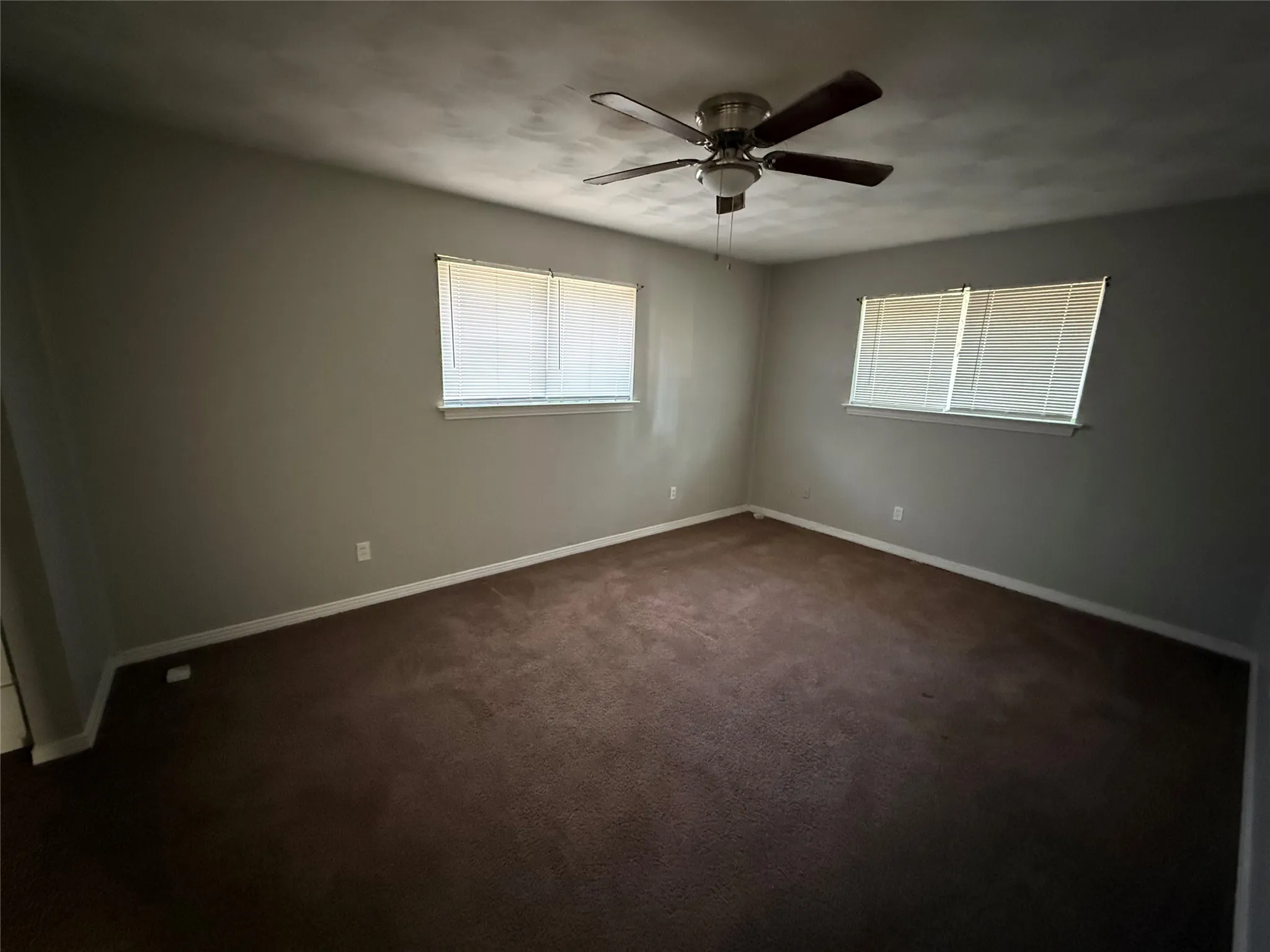 Single Family Residence For Sale in Dallas County , 301 Lakewood Drive, De Soto, Texas 75115, 3 Bedroom, 3 Bathroom, 2 Garage spaces, 1,807 Sqft, built in 1965, mls#21390883, Real Estate Agent in De Soto, Homes For Sale in Dallas county, Homes For Sale in De Soto, Realtor in De Soto Texas, Real Estate Brokerage Independent Realty Texas, Luminita Cordes Realtor