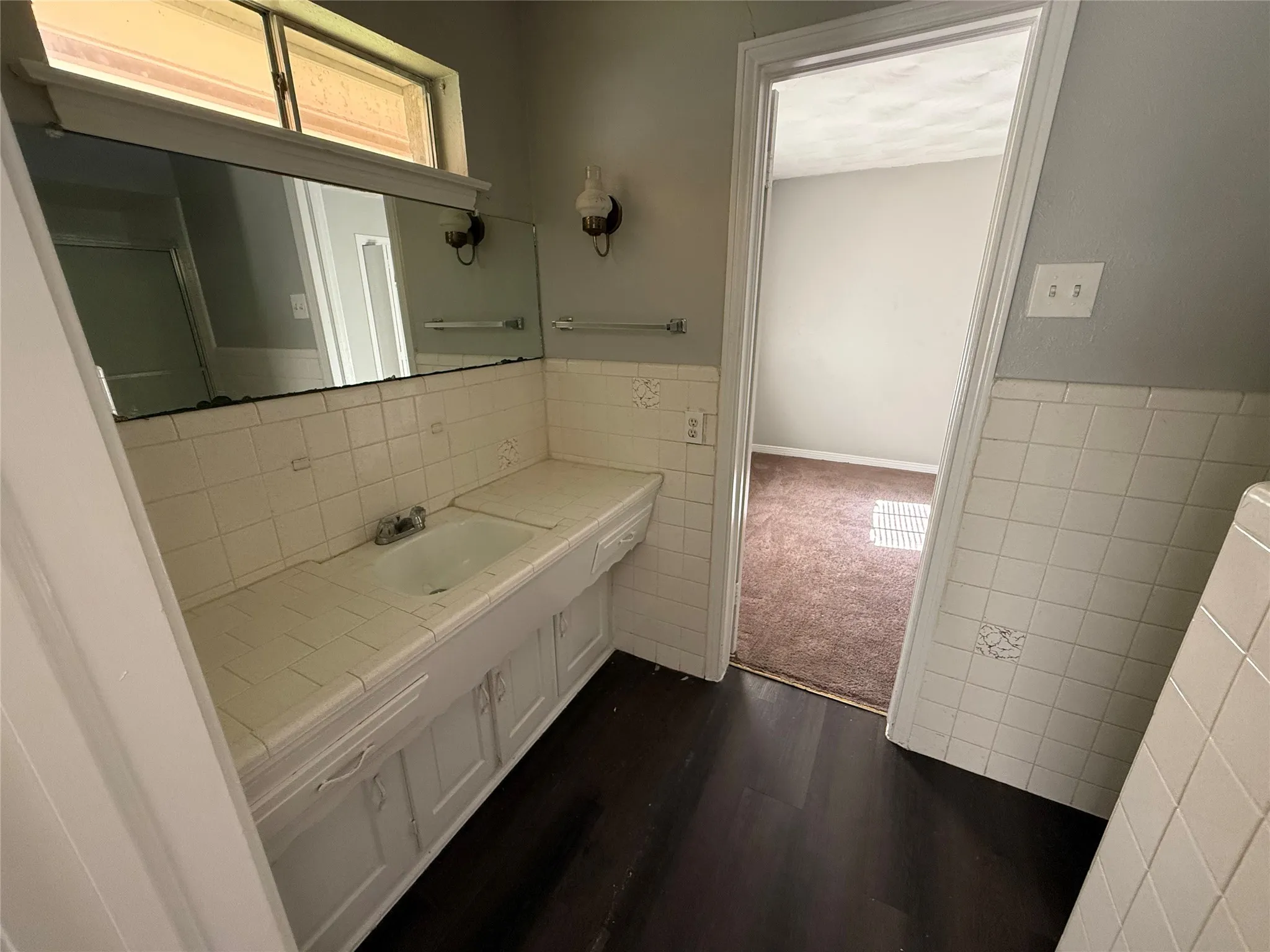 Single Family Residence For Sale in Dallas County , 301 Lakewood Drive, De Soto, Texas 75115, 3 Bedroom, 3 Bathroom, 2 Garage spaces, 1,807 Sqft, built in 1965, mls#21390883, Real Estate Agent in De Soto, Homes For Sale in Dallas county, Homes For Sale in De Soto, Realtor in De Soto Texas, Real Estate Brokerage Independent Realty Texas, Luminita Cordes Realtor