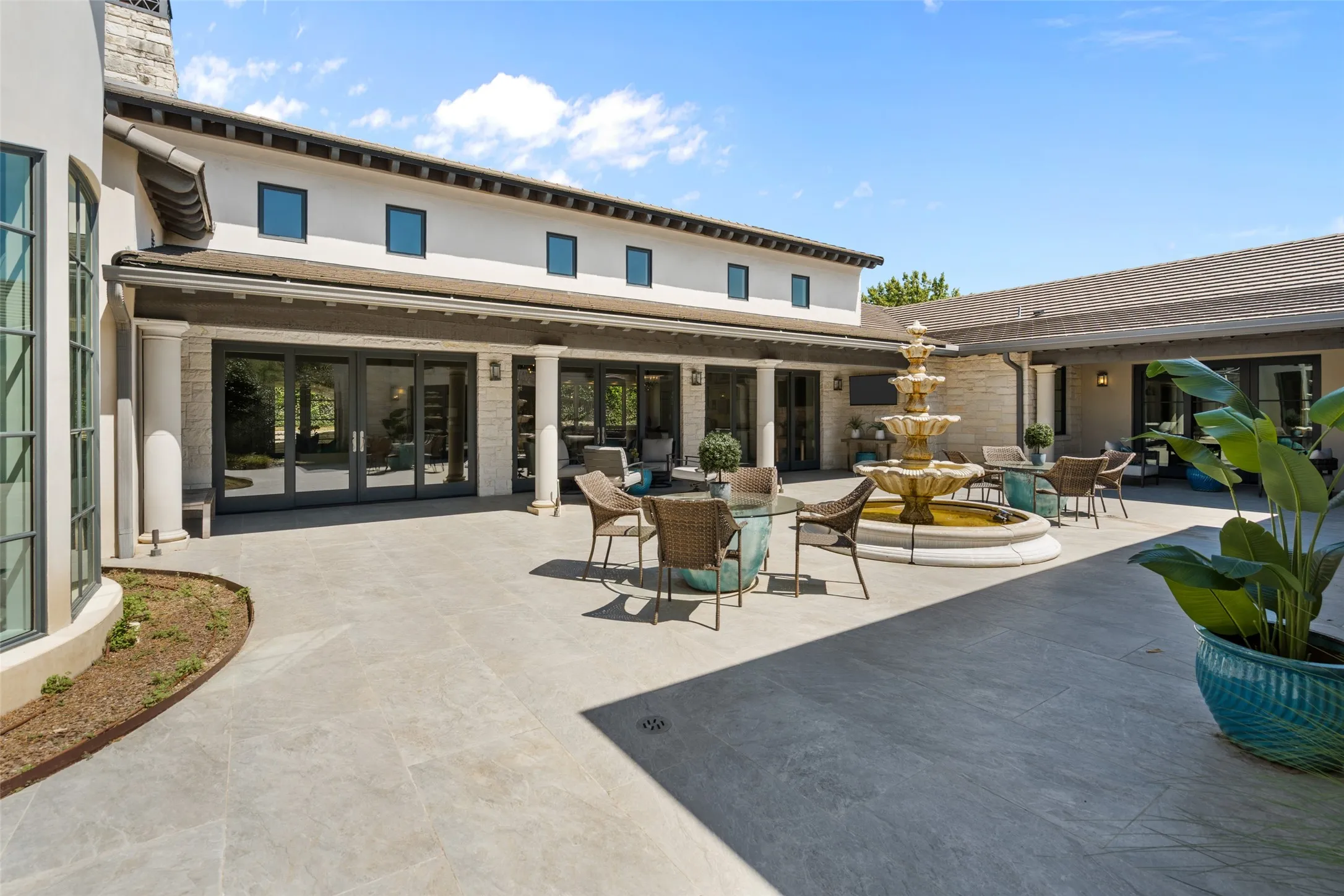 Single Family Residence For Sale in Tarrant County , 4629 Palencia Drive, Fort Worth, Texas 76126, 3 Bedroom, 4 Bathroom, 3 Garage spaces, 5,105 Sqft, built in 2016, mls#21390142, Real Estate Agent in Fort Worth, Homes For Sale in Tarrant county, Homes For Sale in Fort Worth, Realtor in Fort Worth Texas, Real Estate Brokerage Independent Realty Texas, Luminita Cordes Realtor