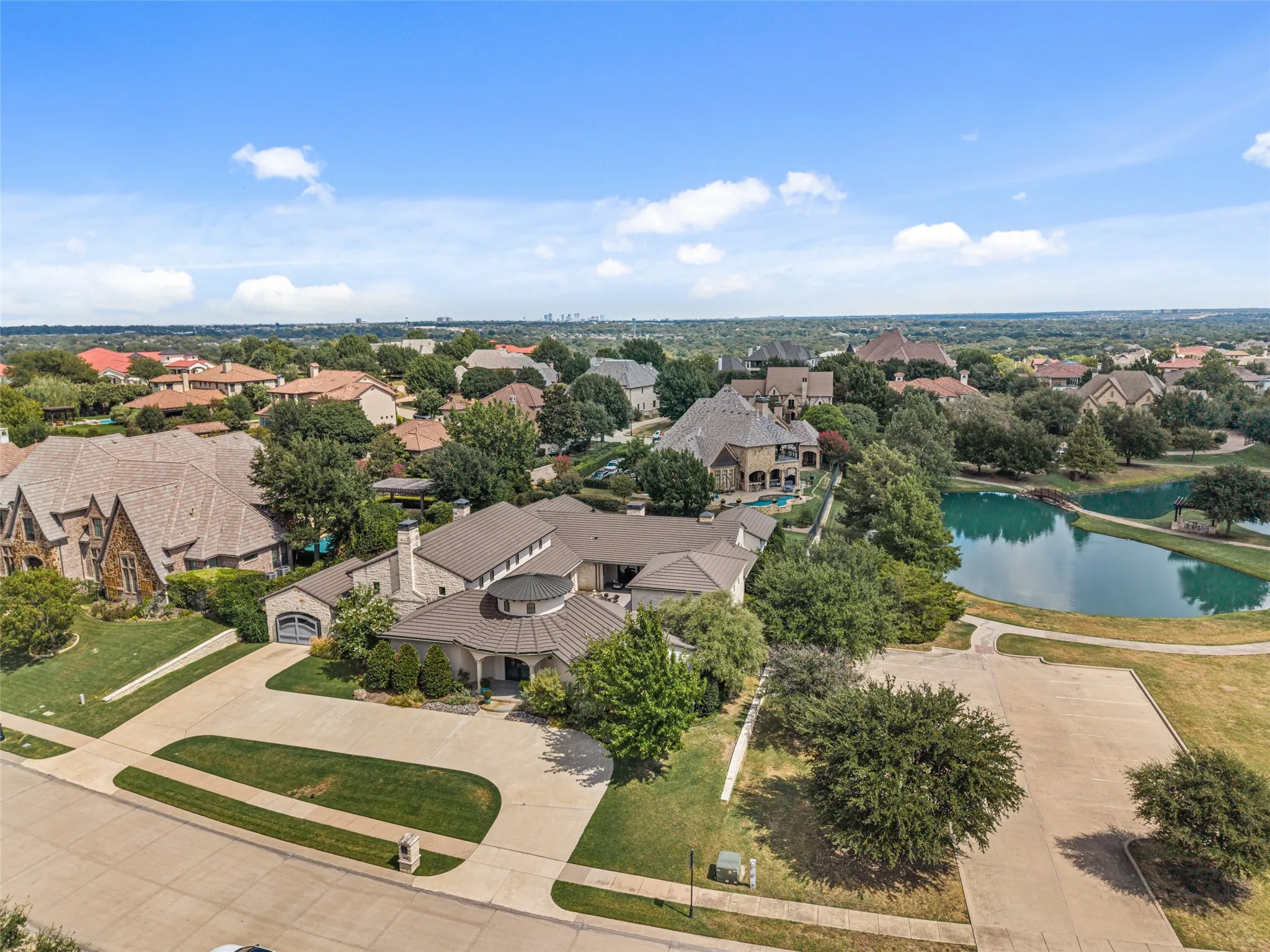Single Family Residence For Sale in Tarrant County , 4629 Palencia Drive, Fort Worth, Texas 76126, 3 Bedroom, 4 Bathroom, 3 Garage spaces, 5,105 Sqft, built in 2016, mls#21390142, Real Estate Agent in Fort Worth, Homes For Sale in Tarrant county, Homes For Sale in Fort Worth, Realtor in Fort Worth Texas, Real Estate Brokerage Independent Realty Texas, Luminita Cordes Realtor