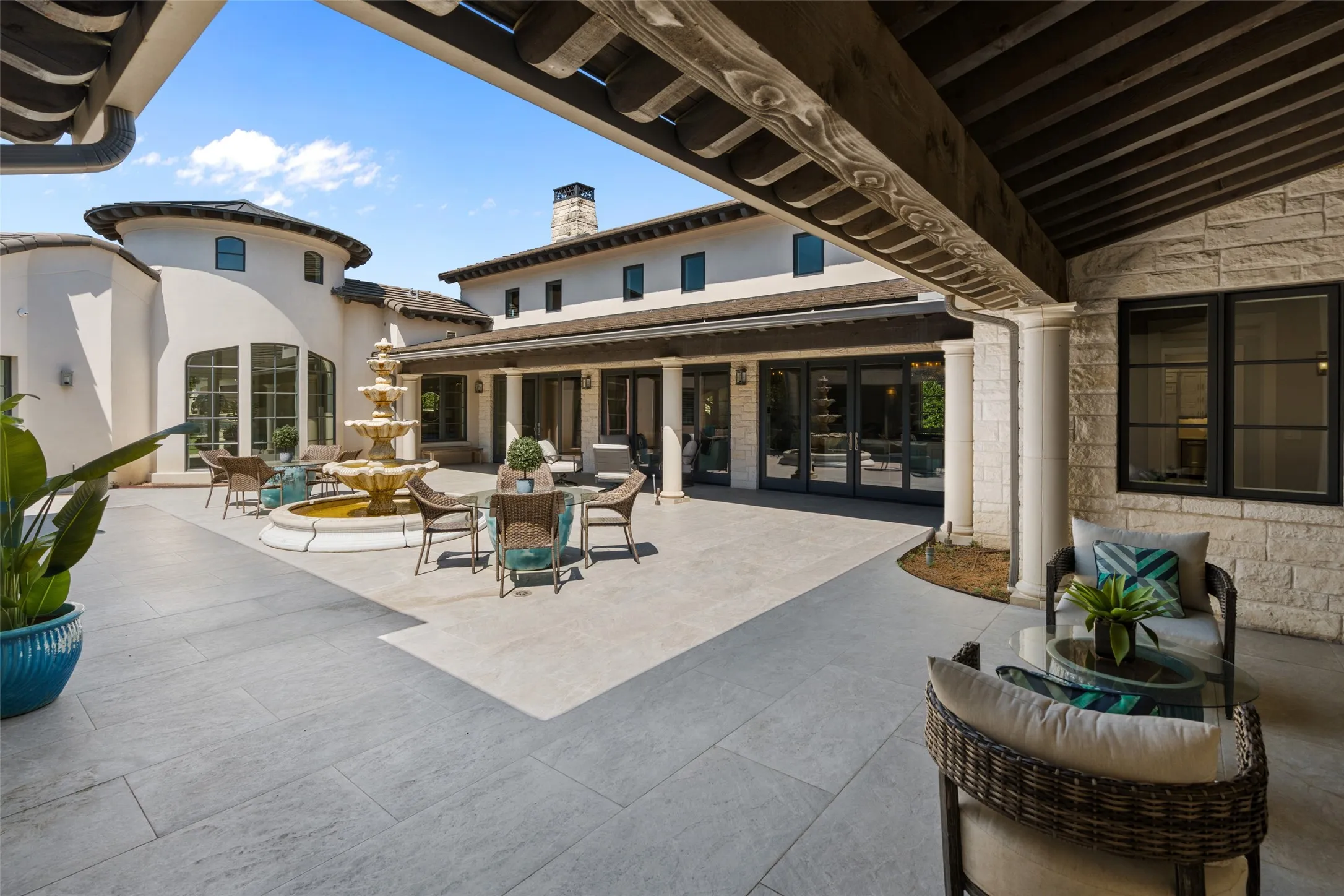 Single Family Residence For Sale in Tarrant County , 4629 Palencia Drive, Fort Worth, Texas 76126, 3 Bedroom, 4 Bathroom, 3 Garage spaces, 5,105 Sqft, built in 2016, mls#21390142, Real Estate Agent in Fort Worth, Homes For Sale in Tarrant county, Homes For Sale in Fort Worth, Realtor in Fort Worth Texas, Real Estate Brokerage Independent Realty Texas, Luminita Cordes Realtor