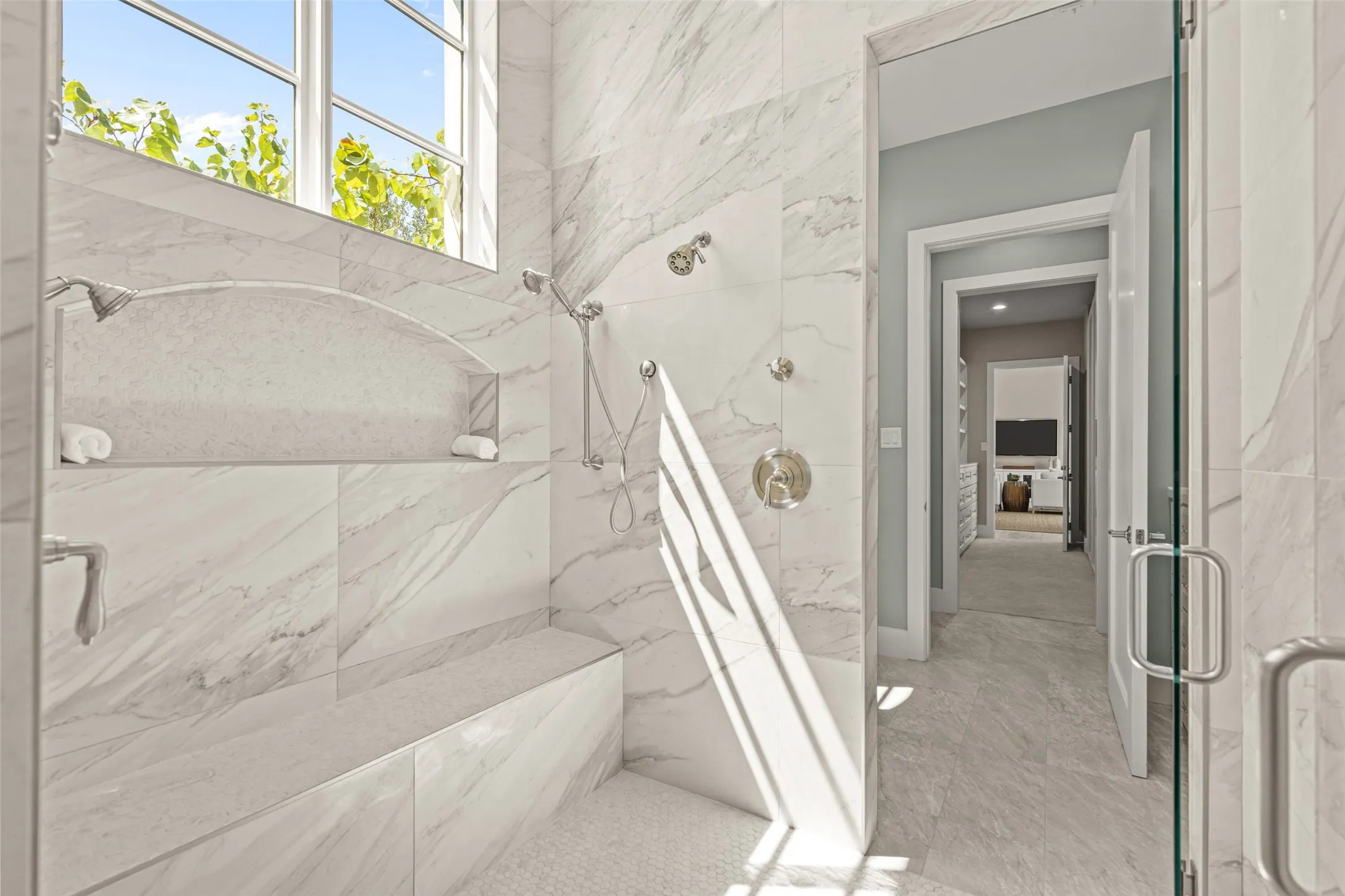 Single Family Residence For Sale in Tarrant County , 4629 Palencia Drive, Fort Worth, Texas 76126, 3 Bedroom, 4 Bathroom, 3 Garage spaces, 5,105 Sqft, built in 2016, mls#21390142, Real Estate Agent in Fort Worth, Homes For Sale in Tarrant county, Homes For Sale in Fort Worth, Realtor in Fort Worth Texas, Real Estate Brokerage Independent Realty Texas, Luminita Cordes Realtor