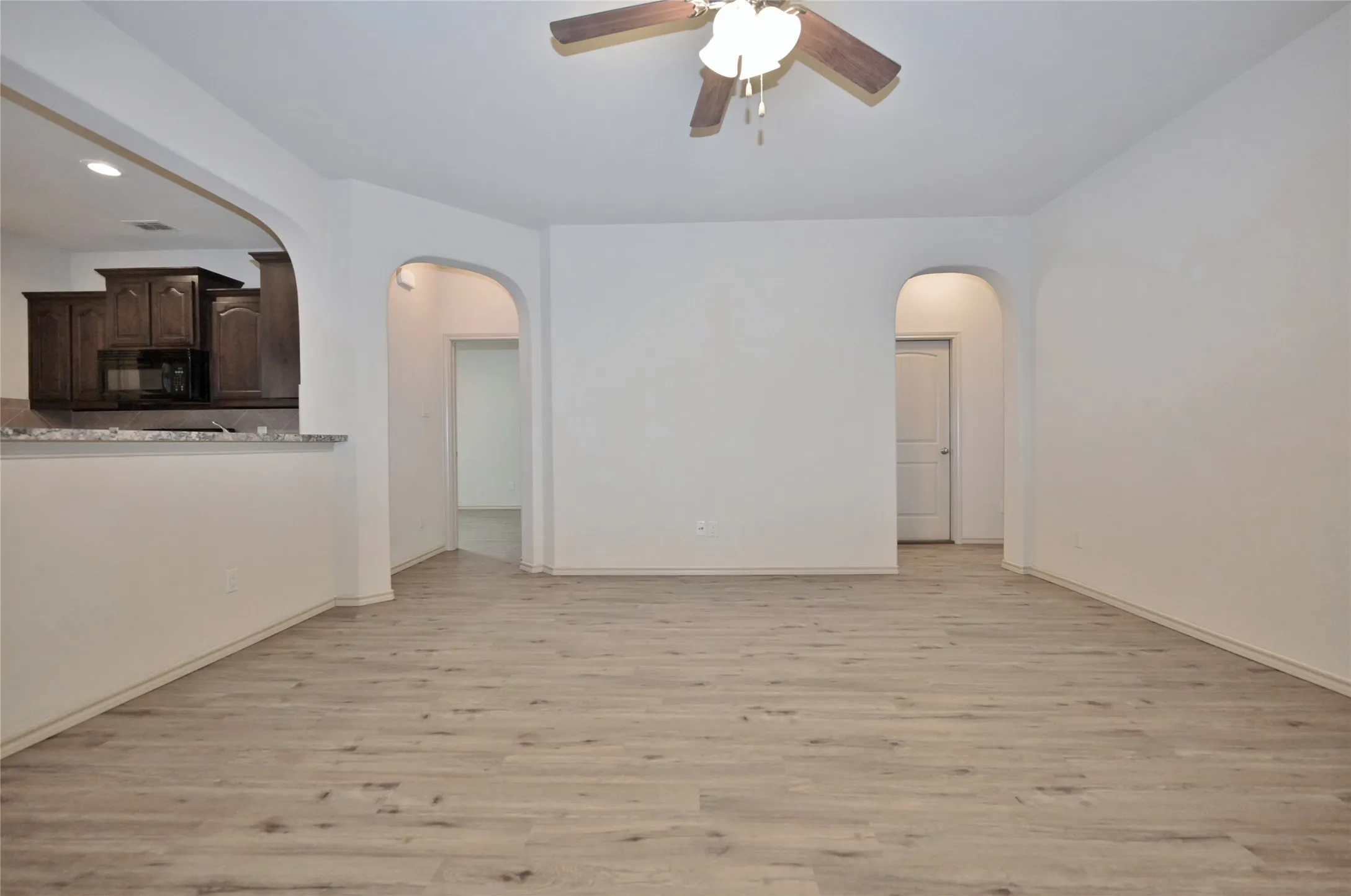 Single Family Residence For Sale in Tarrant County , 5921 Comanche Peak Drive, Fort Worth, Texas 76179, 3 Bedroom, 2 Bathroom, 2 Garage spaces, 1,441 Sqft, built in 2014, mls#21390872, Real Estate Agent in Fort Worth, Homes For Sale in Tarrant county, Homes For Sale in Fort Worth, Realtor in Fort Worth Texas, Real Estate Brokerage Independent Realty Texas, Luminita Cordes Realtor