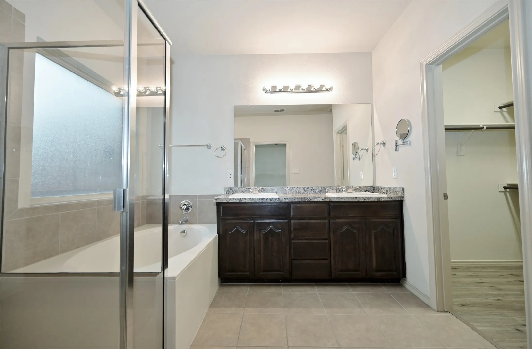 Single Family Residence For Sale in Tarrant County , 5921 Comanche Peak Drive, Fort Worth, Texas 76179, 3 Bedroom, 2 Bathroom, 2 Garage spaces, 1,441 Sqft, built in 2014, mls#21390872, Real Estate Agent in Fort Worth, Homes For Sale in Tarrant county, Homes For Sale in Fort Worth, Realtor in Fort Worth Texas, Real Estate Brokerage Independent Realty Texas, Luminita Cordes Realtor
