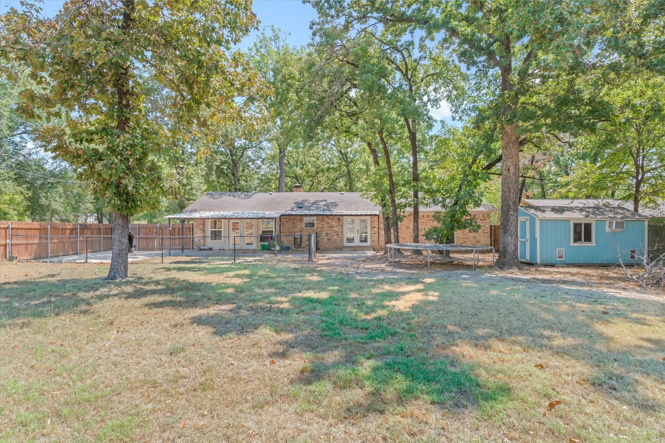 Single Family Residence For Sale in Van Zandt County , 1415 Glenlain Dr, Grand Saline, Texas 75140, 4 Bedroom, 2 Bathroom, Garage spaces, 2,021 Sqft, built in 1973, mls#21390884, Real Estate Agent in Grand Saline, Homes For Sale in Van Zandt county, Homes For Sale in Grand Saline, Realtor in Grand Saline Texas, Real Estate Brokerage Independent Realty Texas, Luminita Cordes Realtor