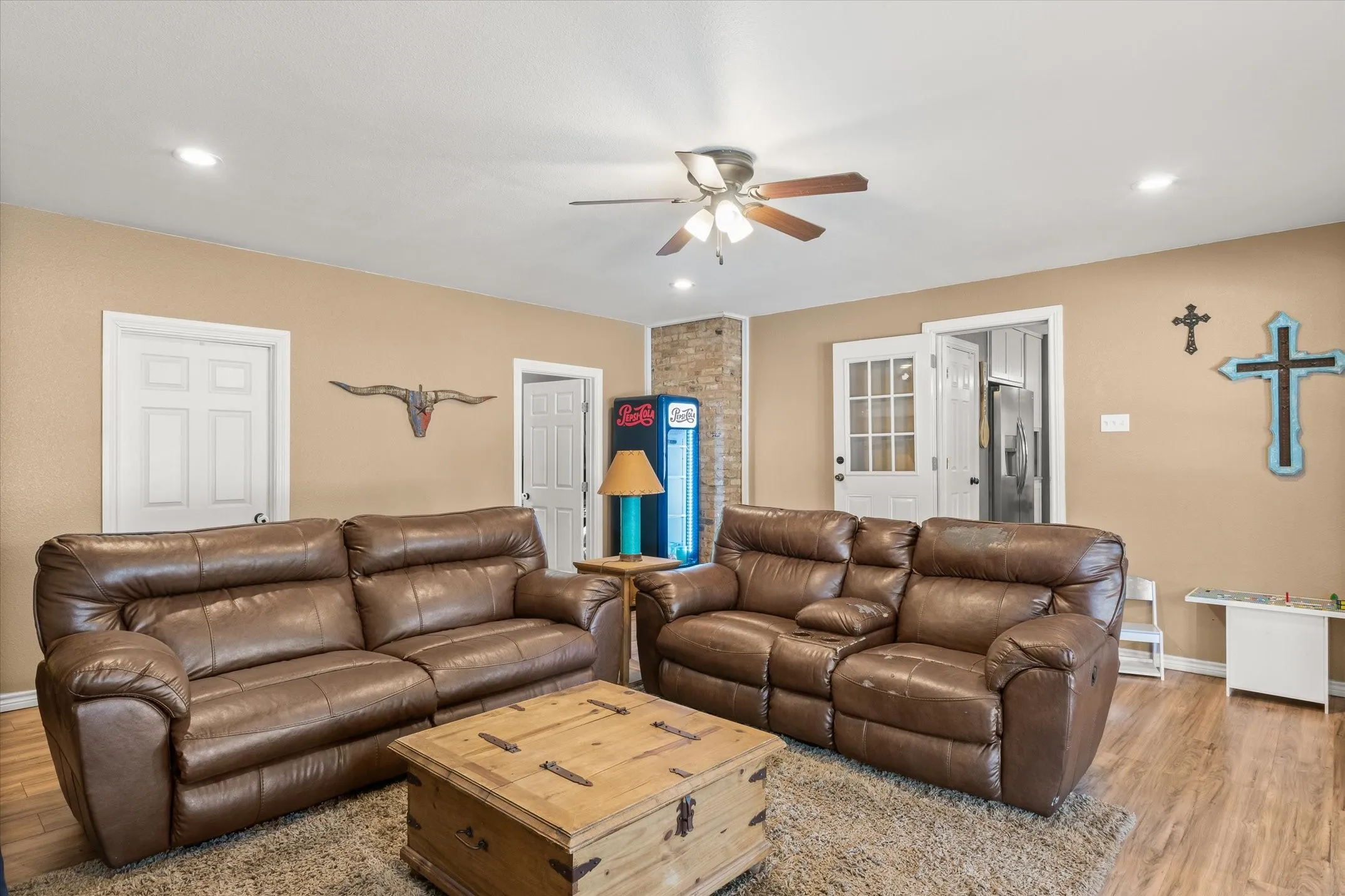 Single Family Residence For Sale in Van Zandt County , 1415 Glenlain Dr, Grand Saline, Texas 75140, 4 Bedroom, 2 Bathroom, Garage spaces, 2,021 Sqft, built in 1973, mls#21390884, Real Estate Agent in Grand Saline, Homes For Sale in Van Zandt county, Homes For Sale in Grand Saline, Realtor in Grand Saline Texas, Real Estate Brokerage Independent Realty Texas, Luminita Cordes Realtor
