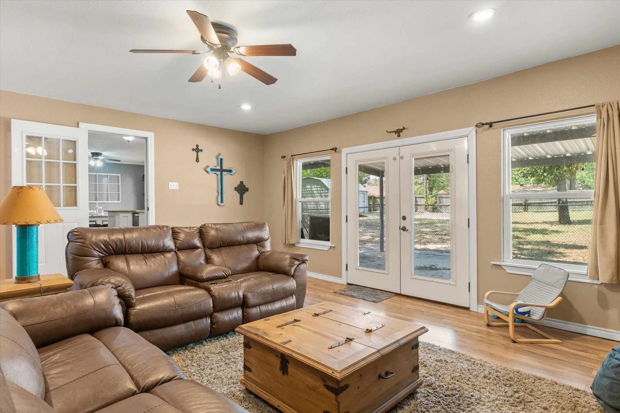 Single Family Residence For Sale in Van Zandt County , 1415 Glenlain Dr, Grand Saline, Texas 75140, 4 Bedroom, 2 Bathroom, Garage spaces, 2,021 Sqft, built in 1973, mls#21390884, Real Estate Agent in Grand Saline, Homes For Sale in Van Zandt county, Homes For Sale in Grand Saline, Realtor in Grand Saline Texas, Real Estate Brokerage Independent Realty Texas, Luminita Cordes Realtor